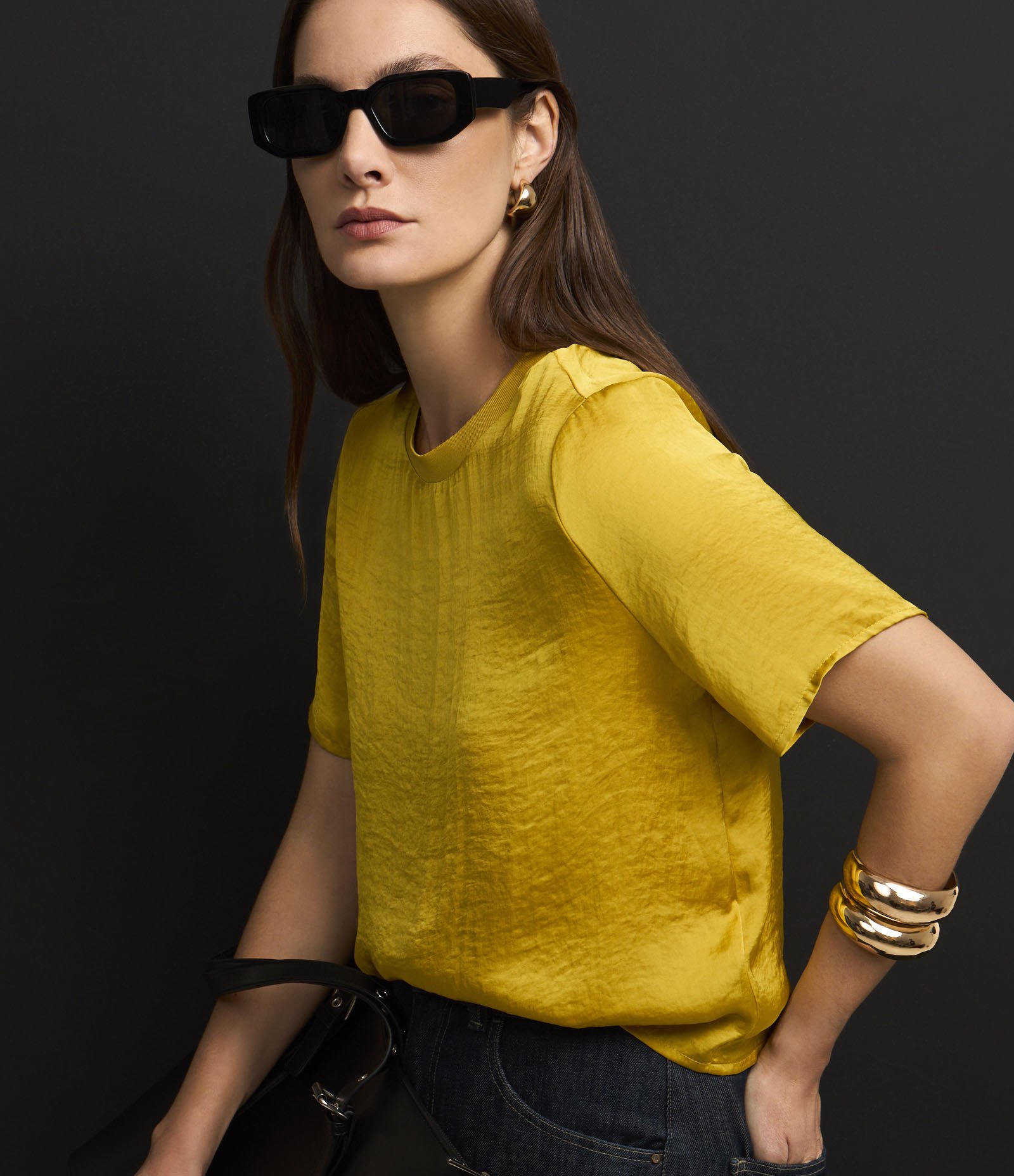 Blusa Acetinada com Gola em Ribana Amarelo 4