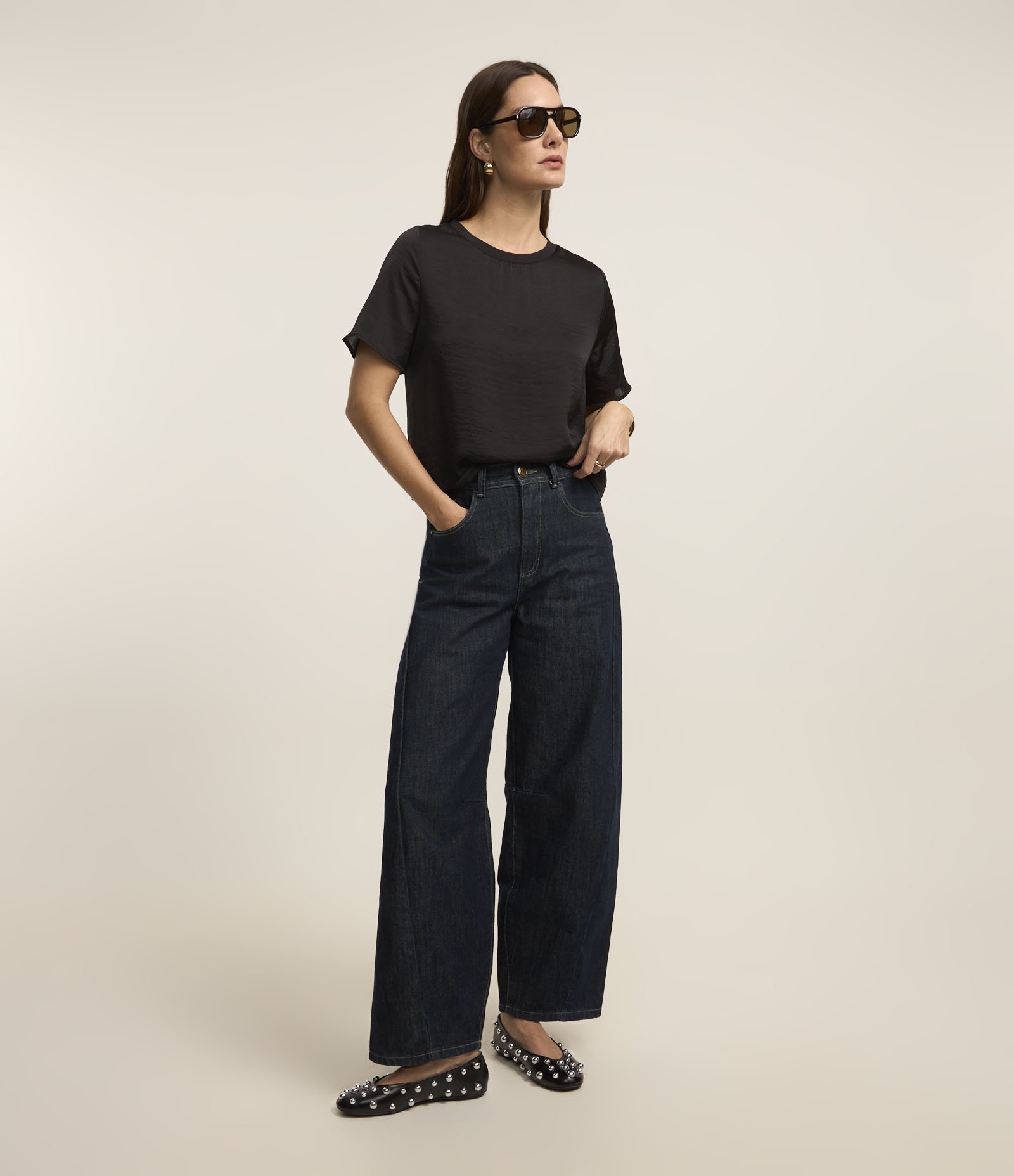 Blusa Acetinada com Gola em Ribana Preto 2