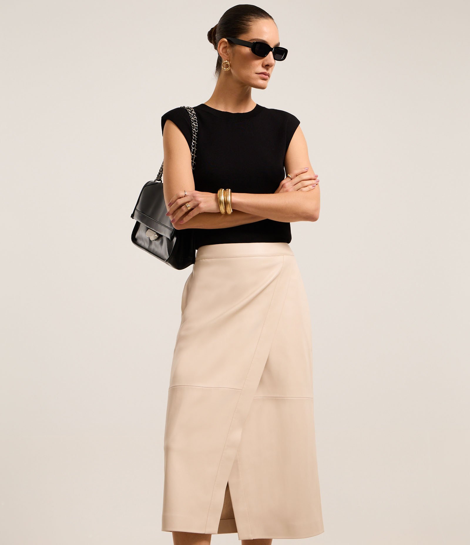 Saia Reta Midi em PU com Transpasse Envelope Bege 2