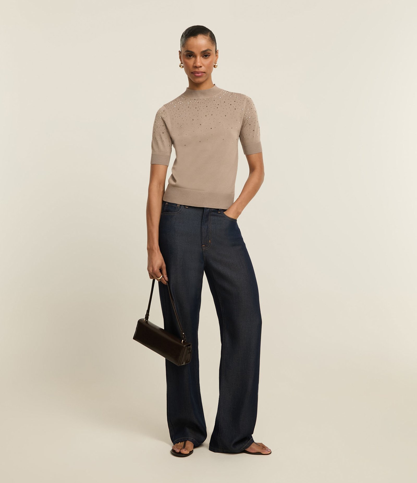 Blusa em Tricô com Brilhos de Strass e Manga Curta Bege 2