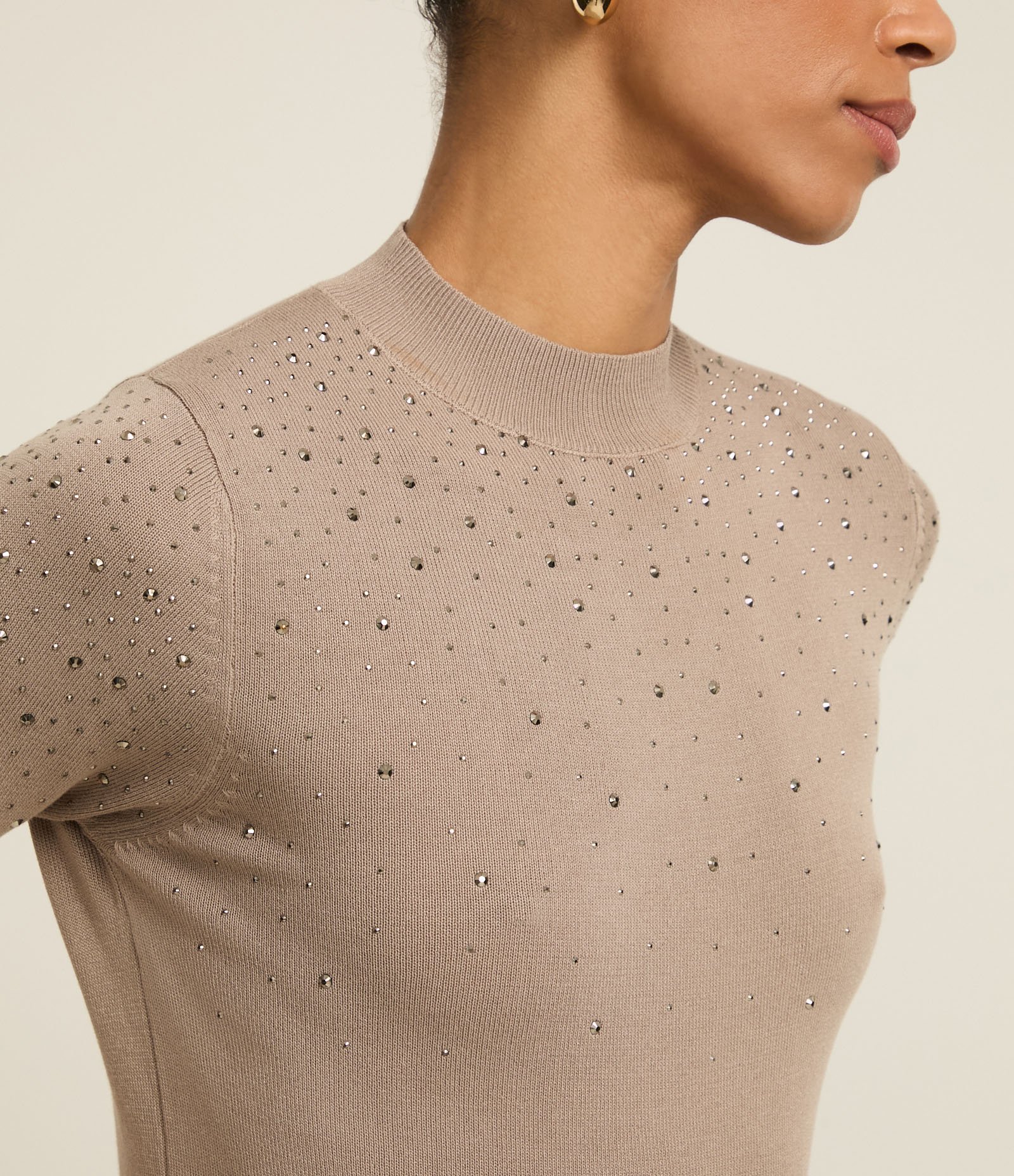 Blusa em Tricô com Brilhos de Strass e Manga Curta Bege 4