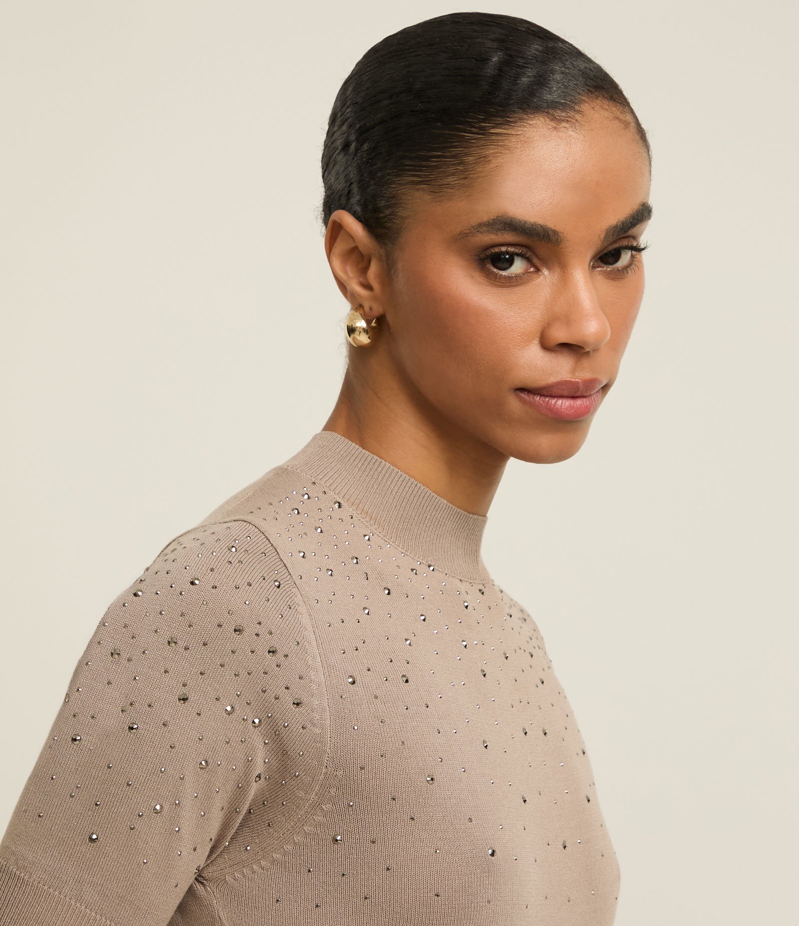 Blusa em Tricô com Brilhos de Strass e Manga Curta Bege 5