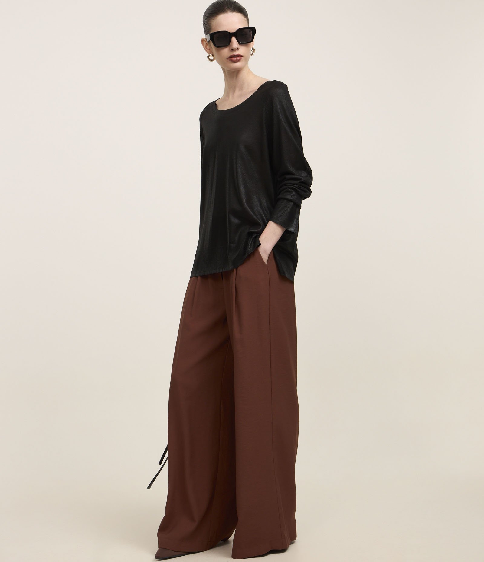 Blusa em Tricô com Cava Raglan e Foil Preto 2