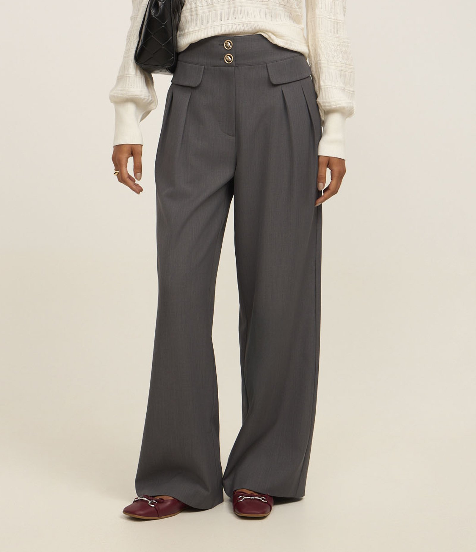 Calça Wide Leg Alfaiatada com Lapelas e Pregas Cinza 3