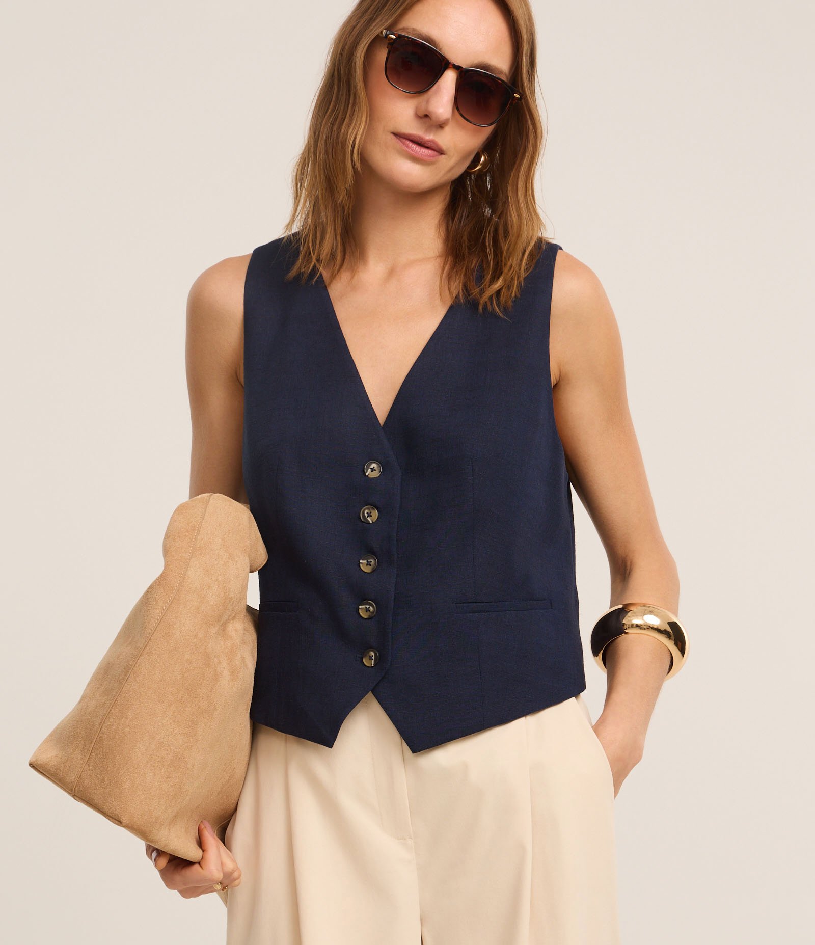 Colete em Viscolinho com Fechamento por Botões Contrastantes Azul Marinho 1