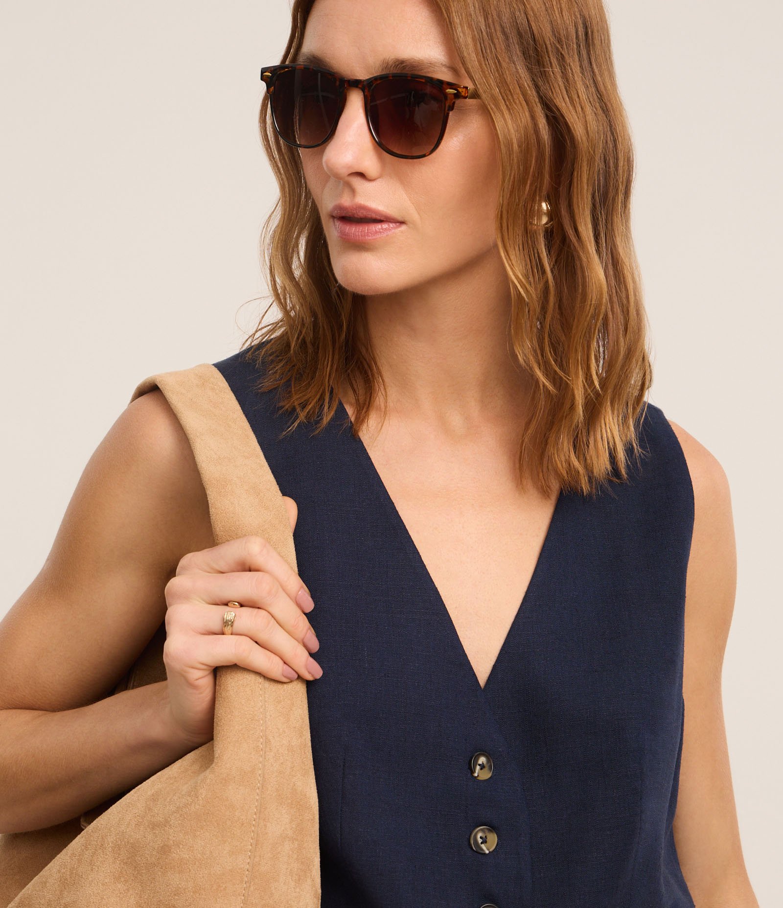 Colete em Viscolinho com Fechamento por Botões Contrastantes Azul Marinho 3