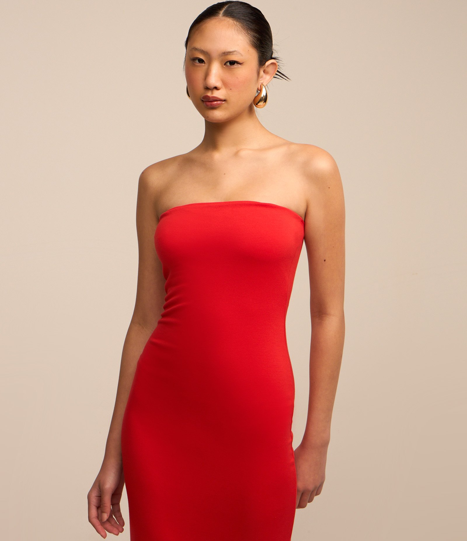 Vestido New Midi em Ponto Roma e Decote Tomara que Caia Vermelho 3