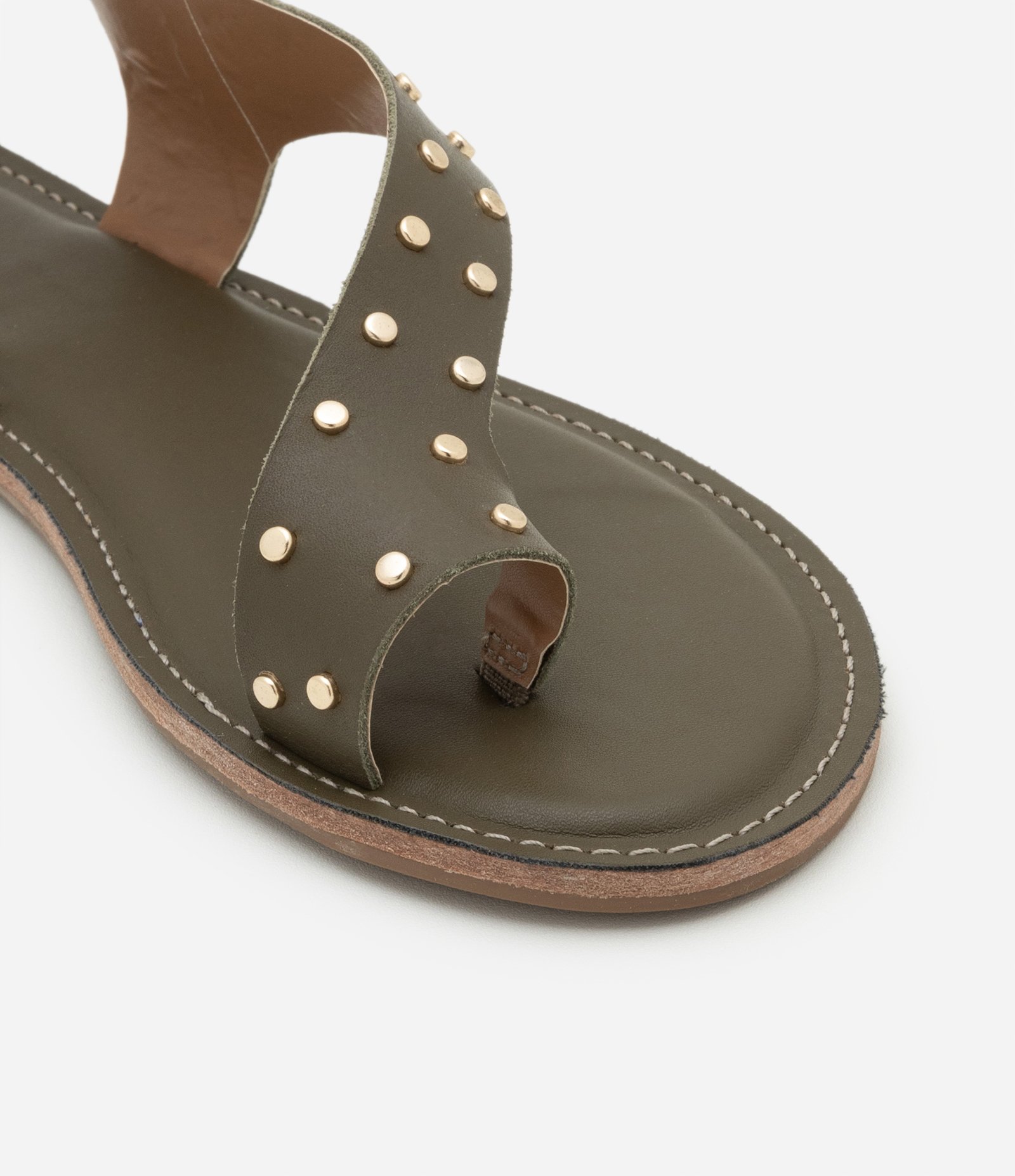 Sandália Rasteira em Pu com Dedeira e Aplicação de Tachas Verde 4