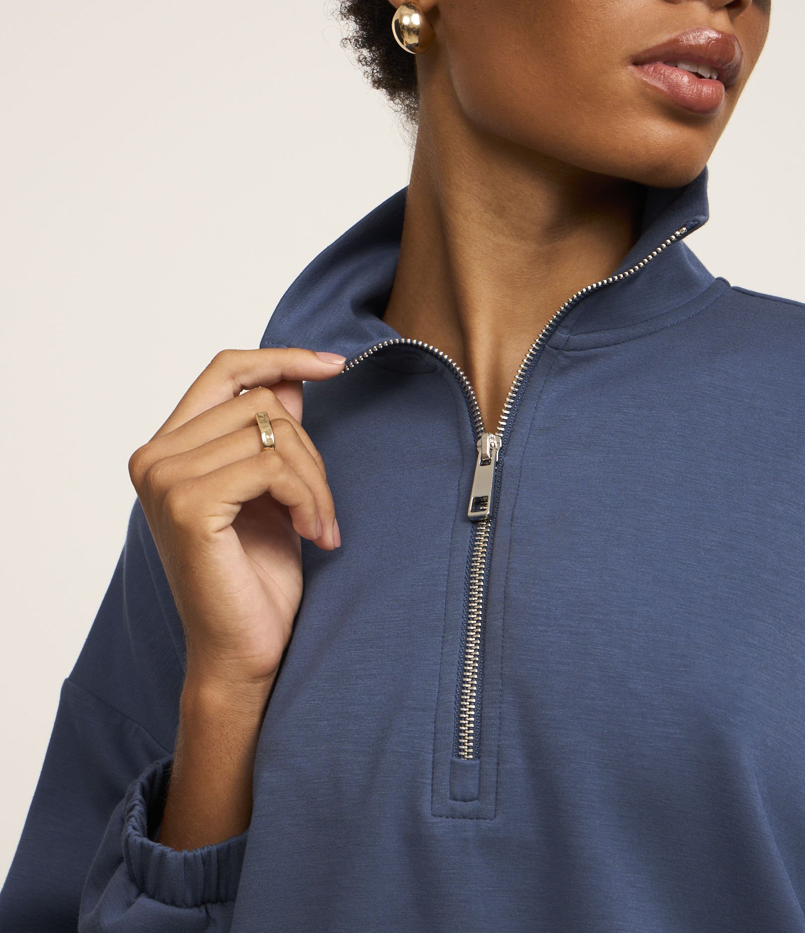 Blusa Manga Longa em Moletinho com Fechamento de Zíper no Decote Azul 3