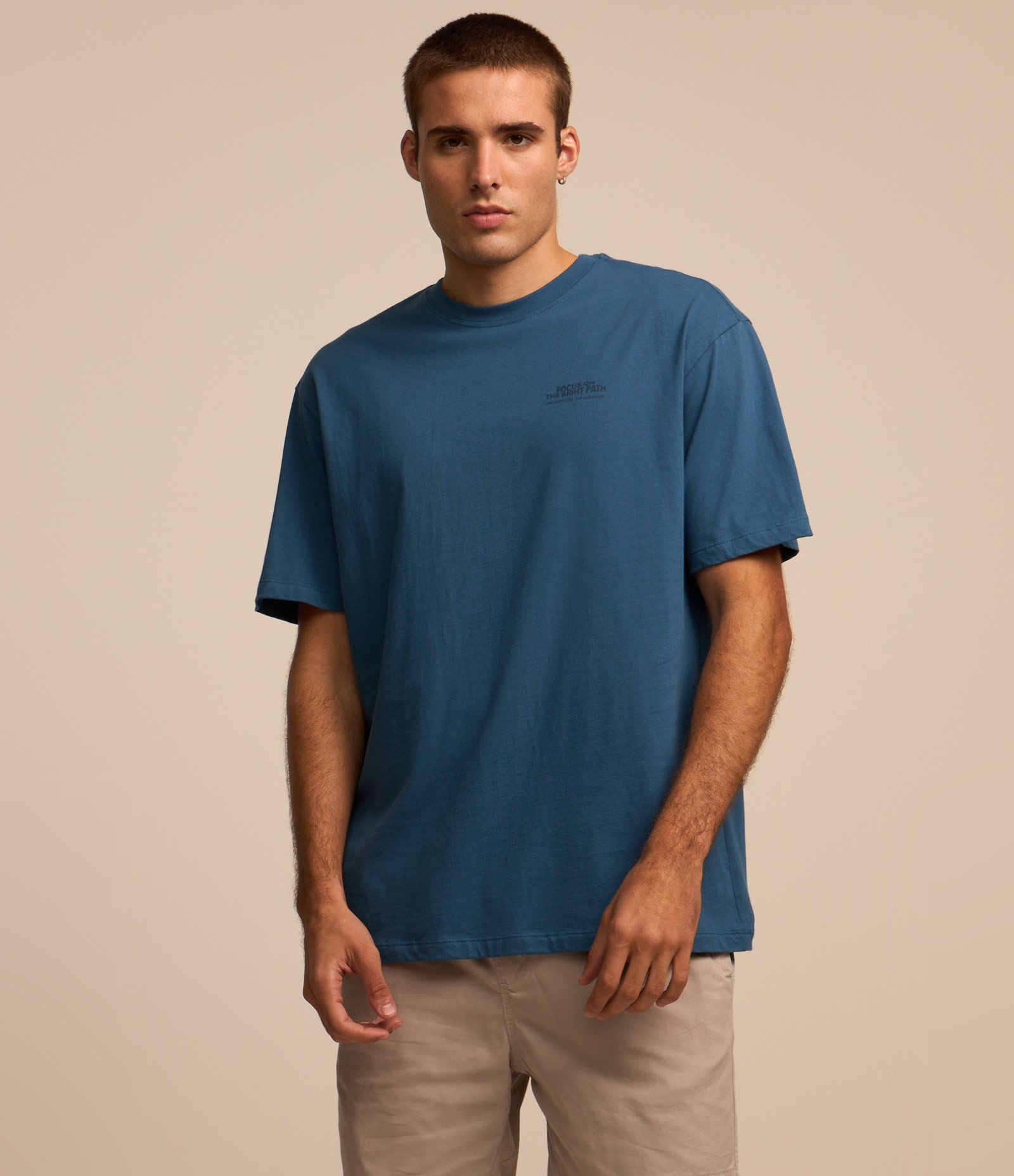 Camiseta Relaxed em Algodão com Estampa Lettering Azul 3