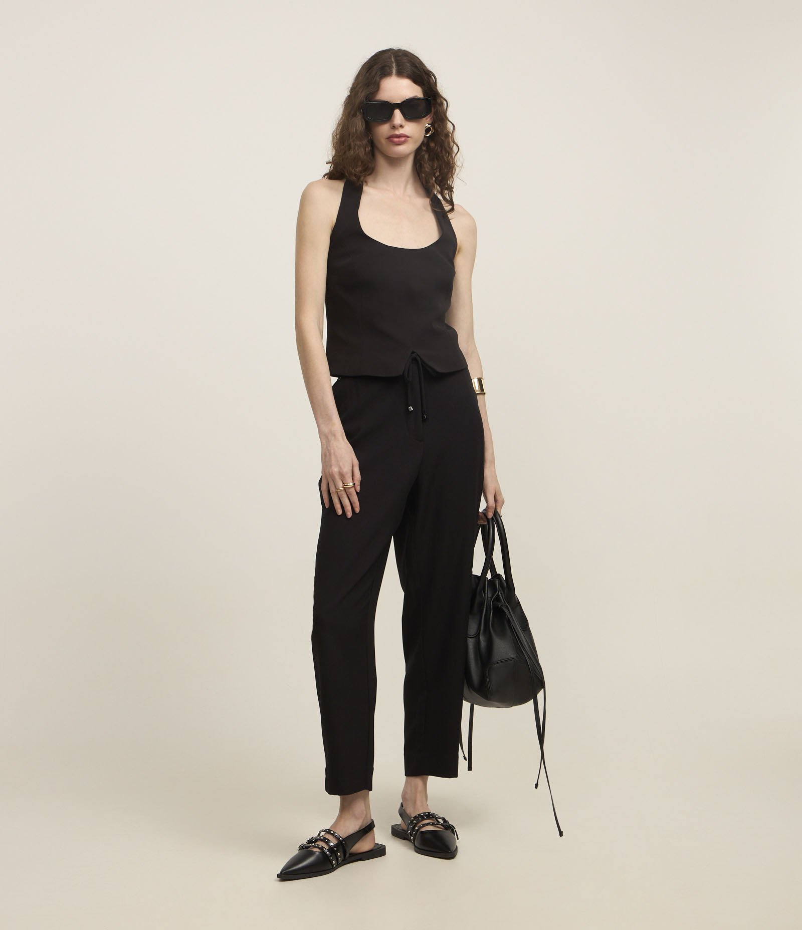 Blusa Frente Única em Crepe com Detalhe Frontal Preto 2