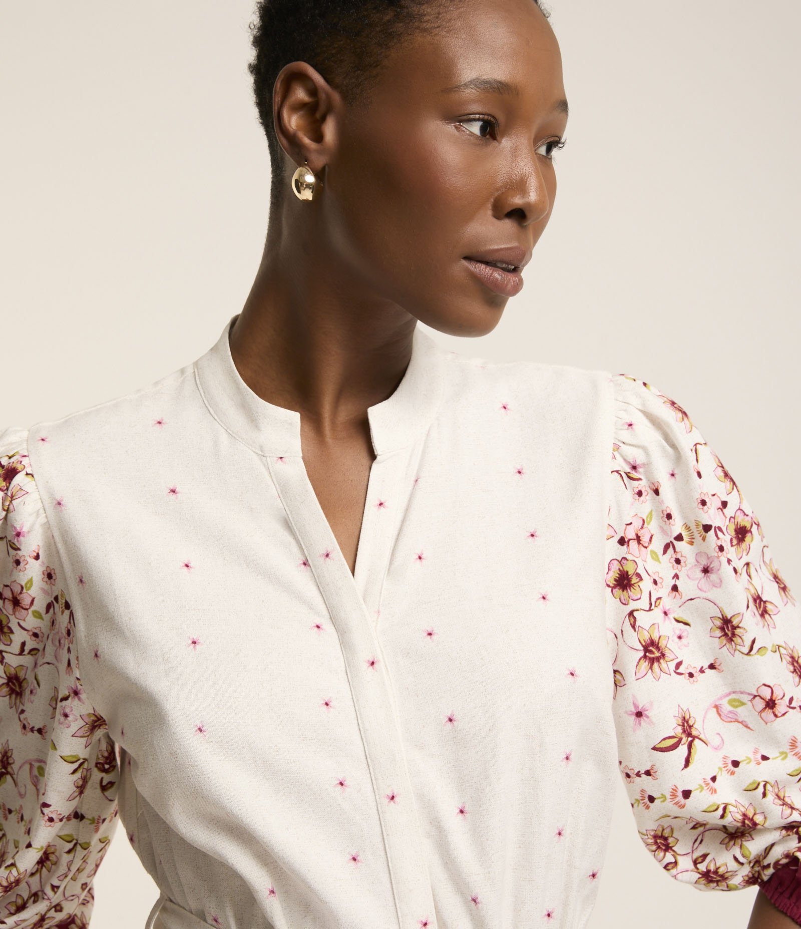 Vestido Chemise Midi em Viscolinho com Estampa Floral Branco/ Vermelho 4