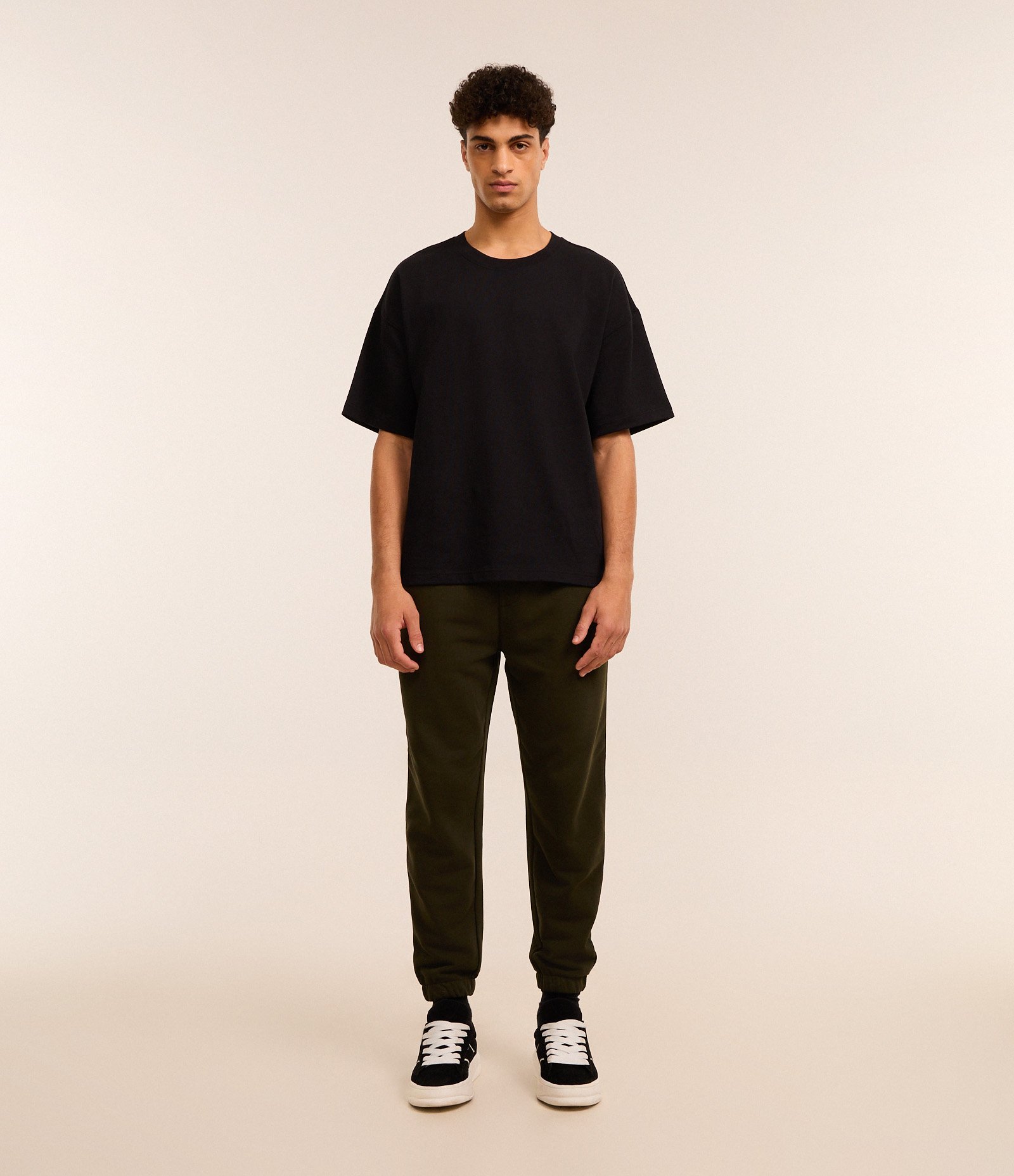 Calça Jogger em Moletom com Cós Elástico e Cordão Verde 1