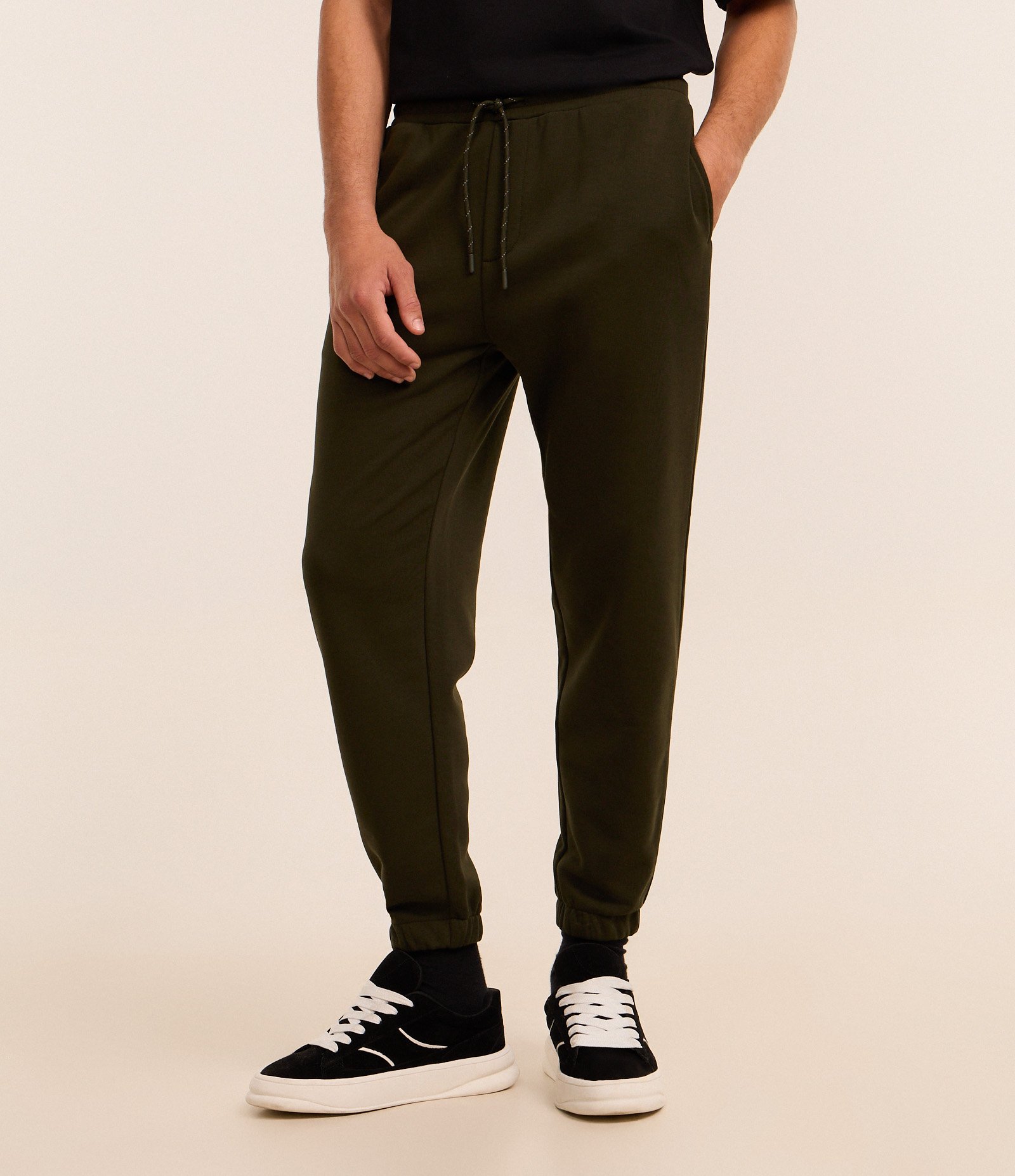 Calça Jogger em Moletom com Cós Elástico e Cordão Verde 2