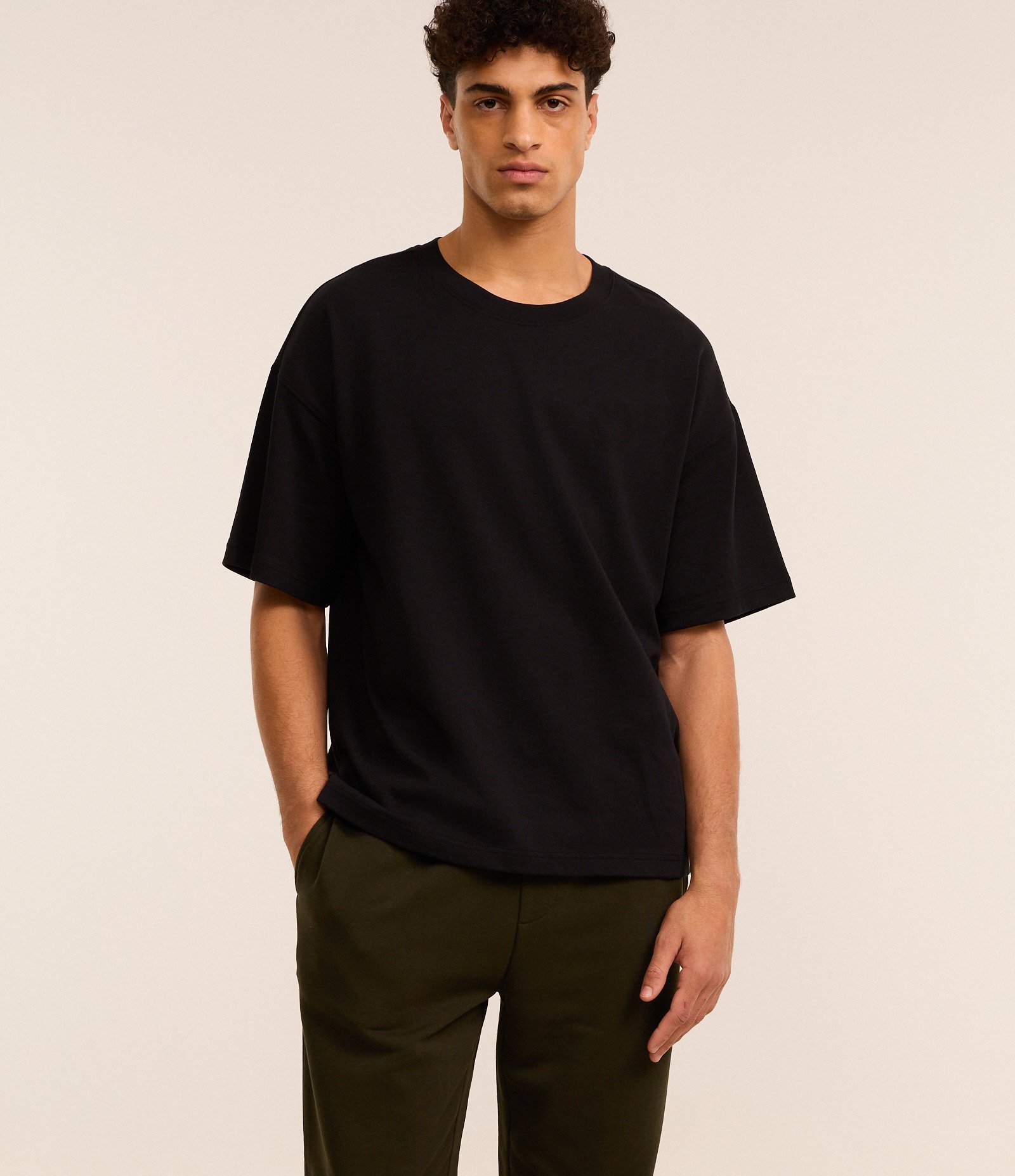 Calça Jogger em Moletom com Cós Elástico e Cordão Verde 4