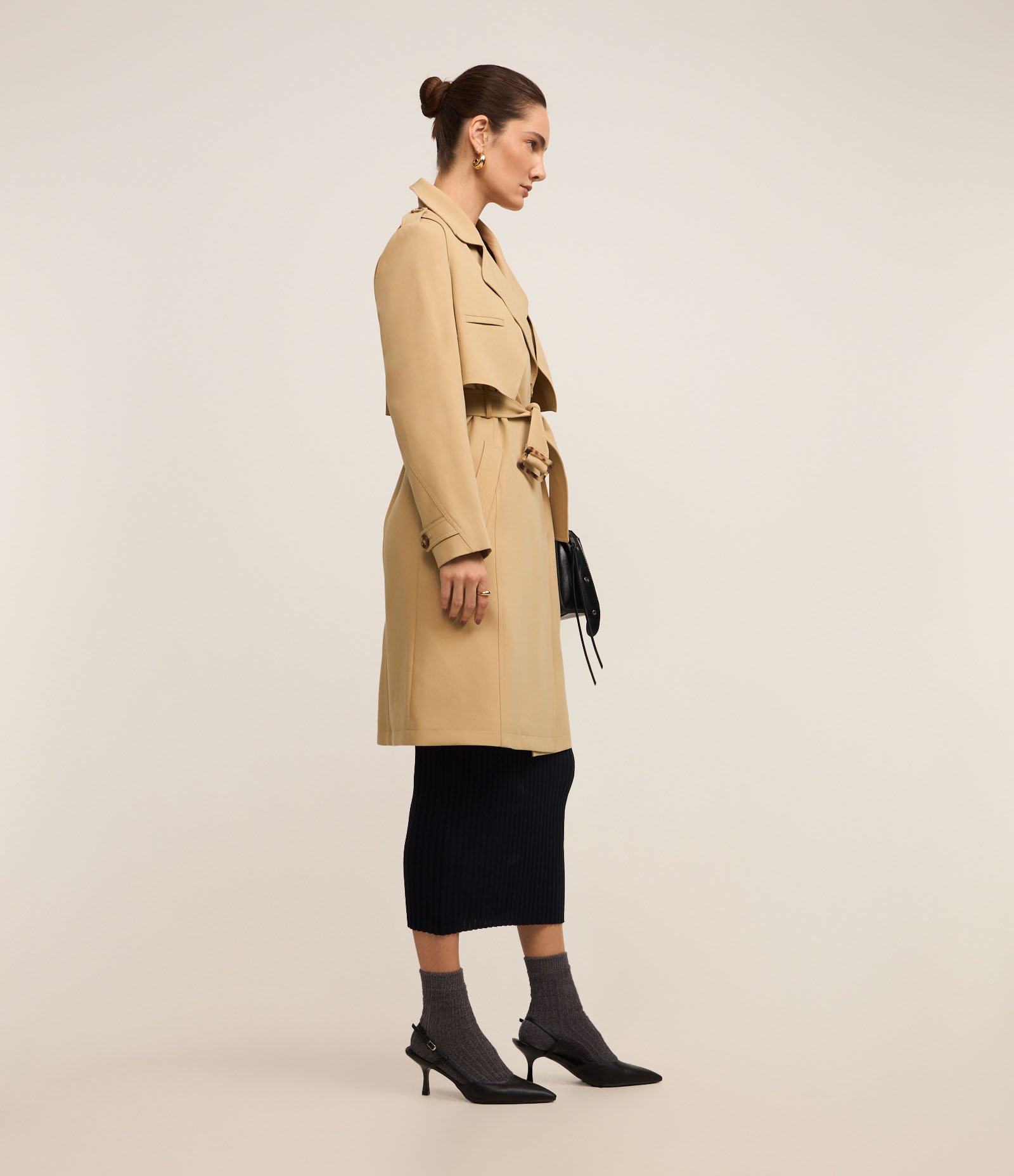 Casaco Trench Coat Gabardine com Botões Frontais e Cinto Bege 5