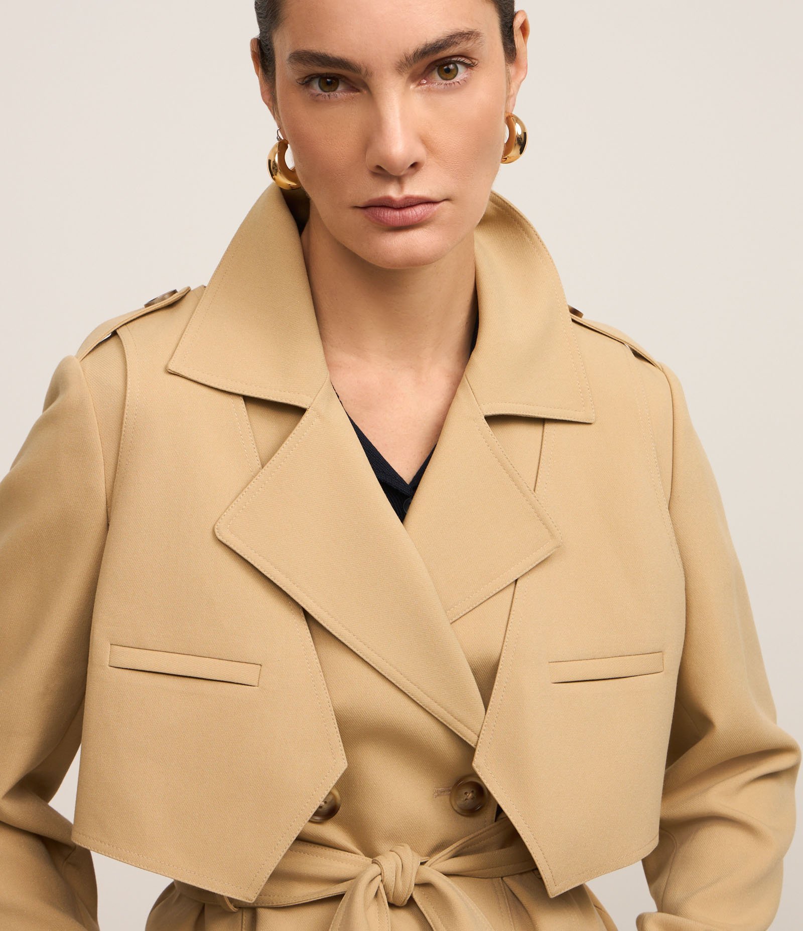 Casaco Trench Coat Gabardine com Botões Frontais e Cinto Bege 6