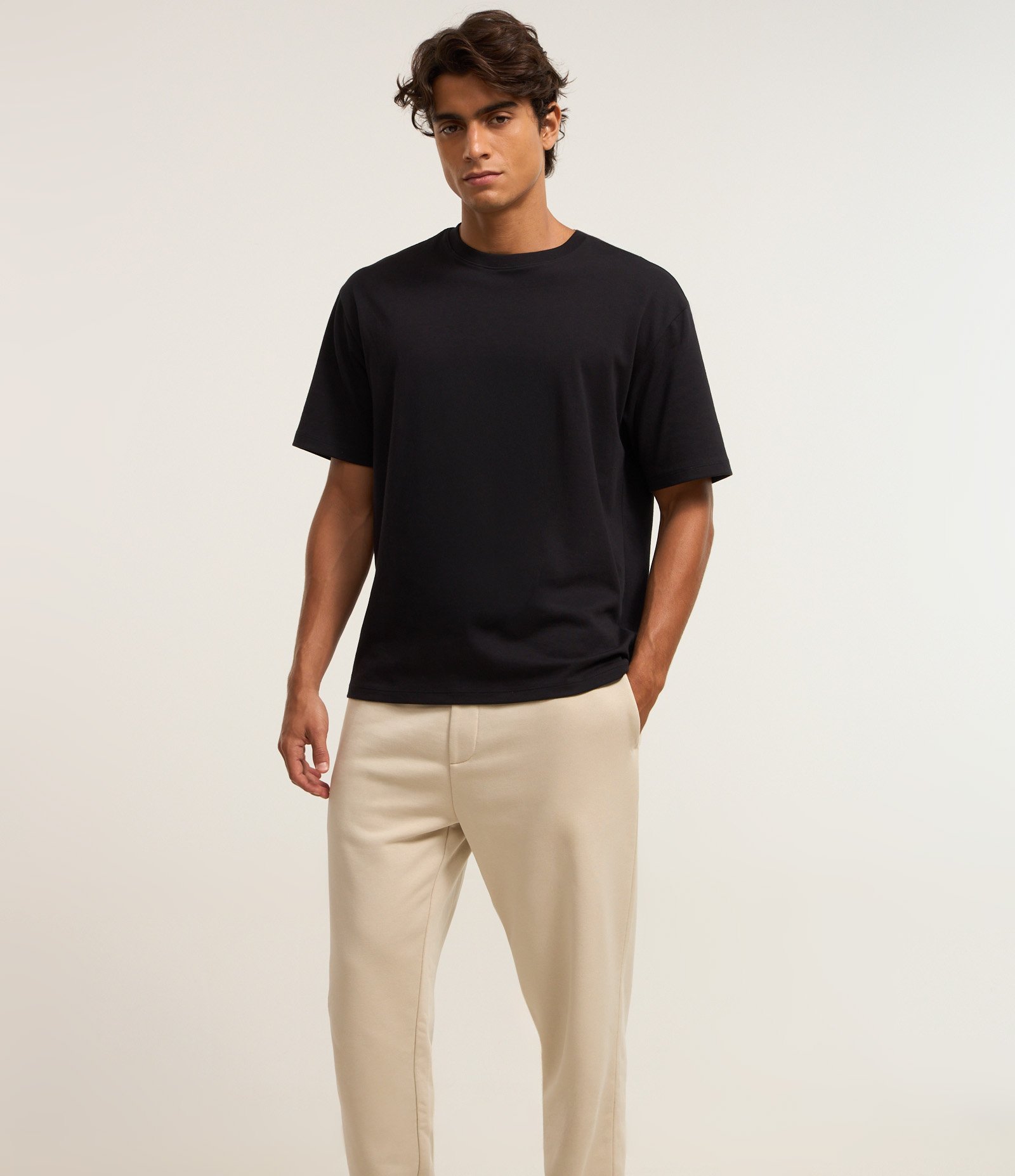 Calça Jogger em Moletom com Cós Elástico e Cordão Bege 3