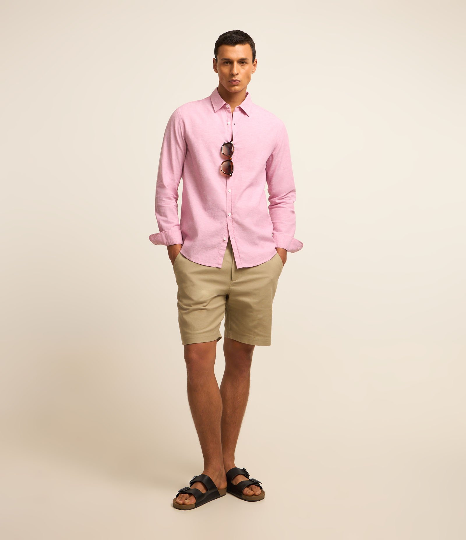 Camisa Regular Básica em Linho com Gola Colarinho 2