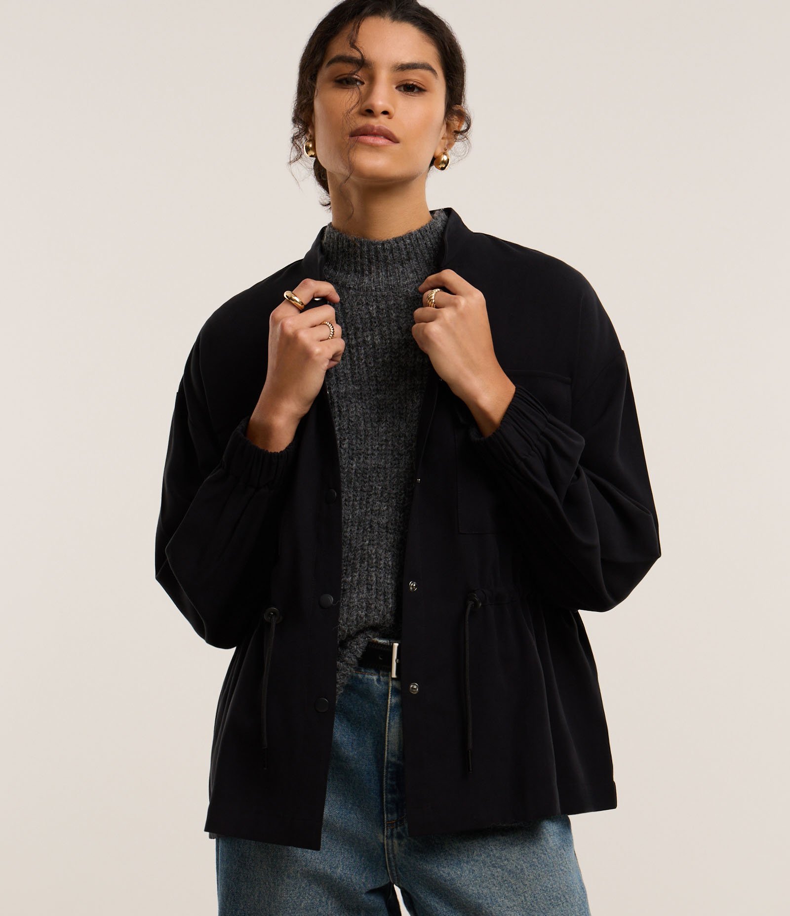 Jaqueta Parka em Viscose com Tencel na Cintura e Gola Alta Preto 3