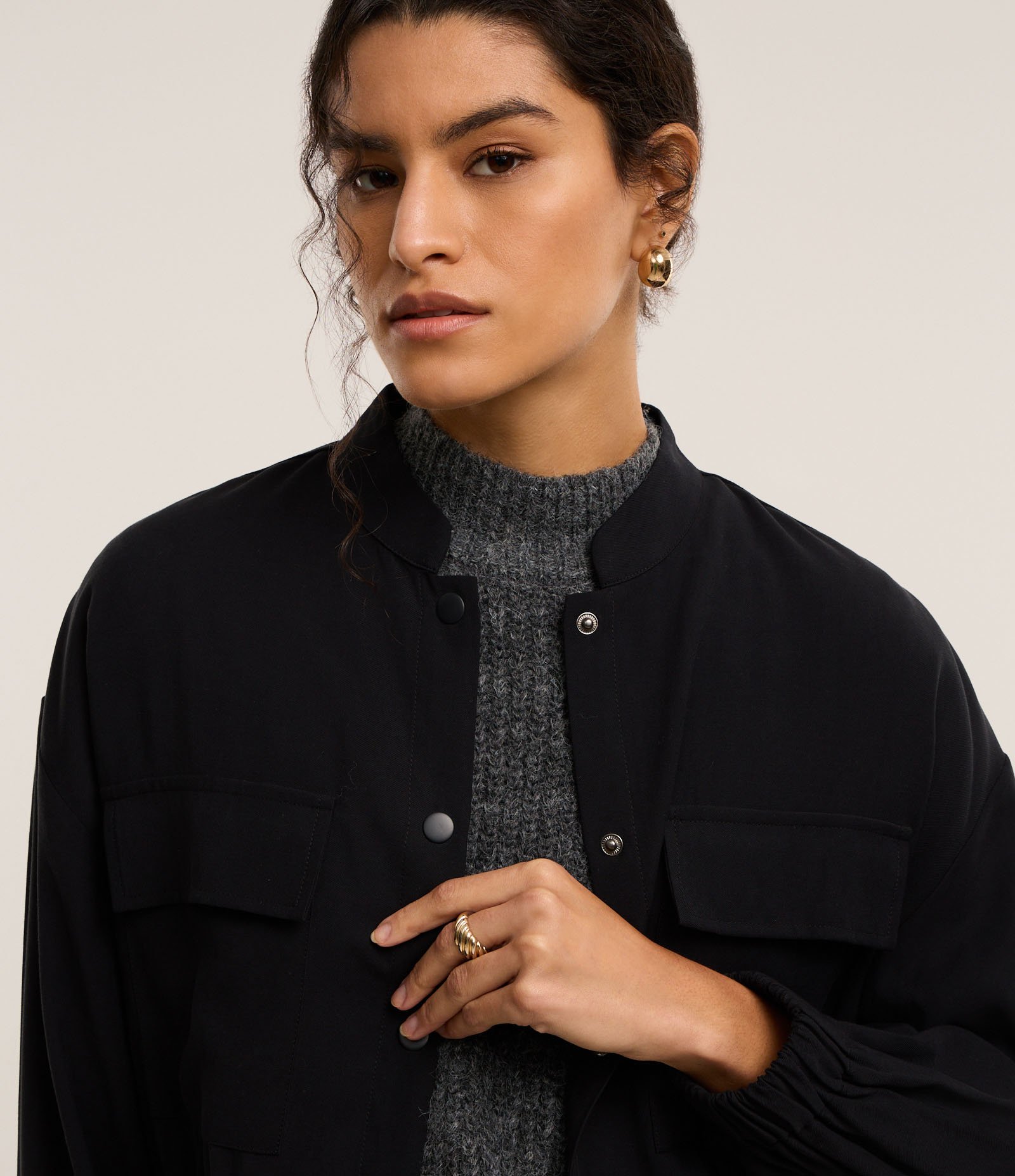 Jaqueta Parka em Viscose com Tencel na Cintura e Gola Alta Preto 4