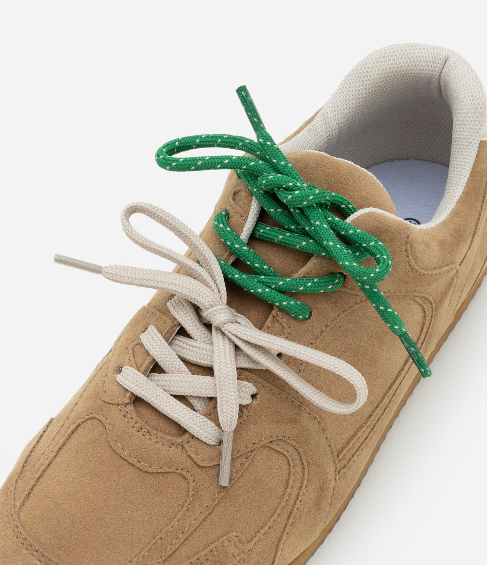 Tênis Chuteira Texturizado com Recortes e Amarração Dupla Marrom 5