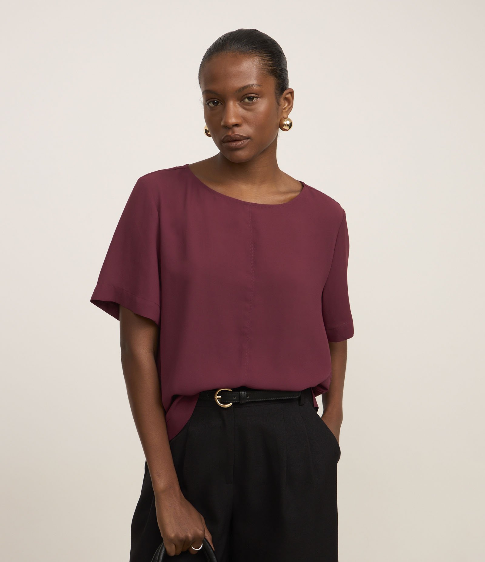 Blusa Básica em Crepe com Costura Frontal Vermelho 1