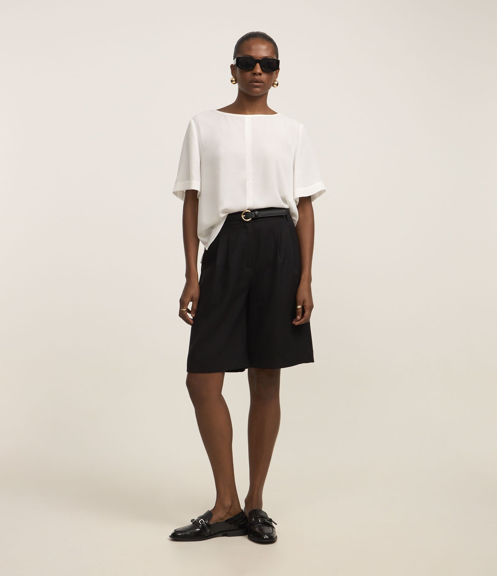 Blusa Básica em Crepe com Costura Frontal 2