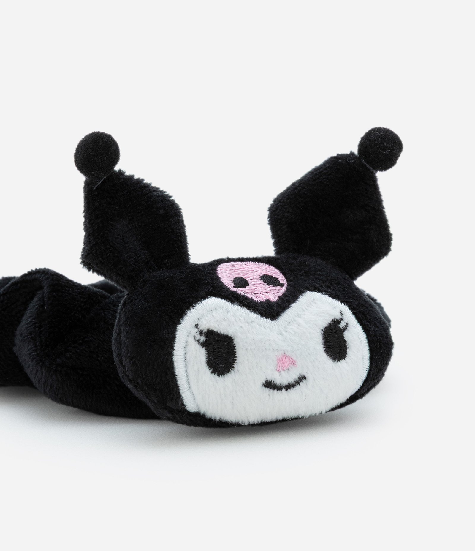 Scrunchie Infantil em Veludo com Bordado Kuromi 3D Preto 2