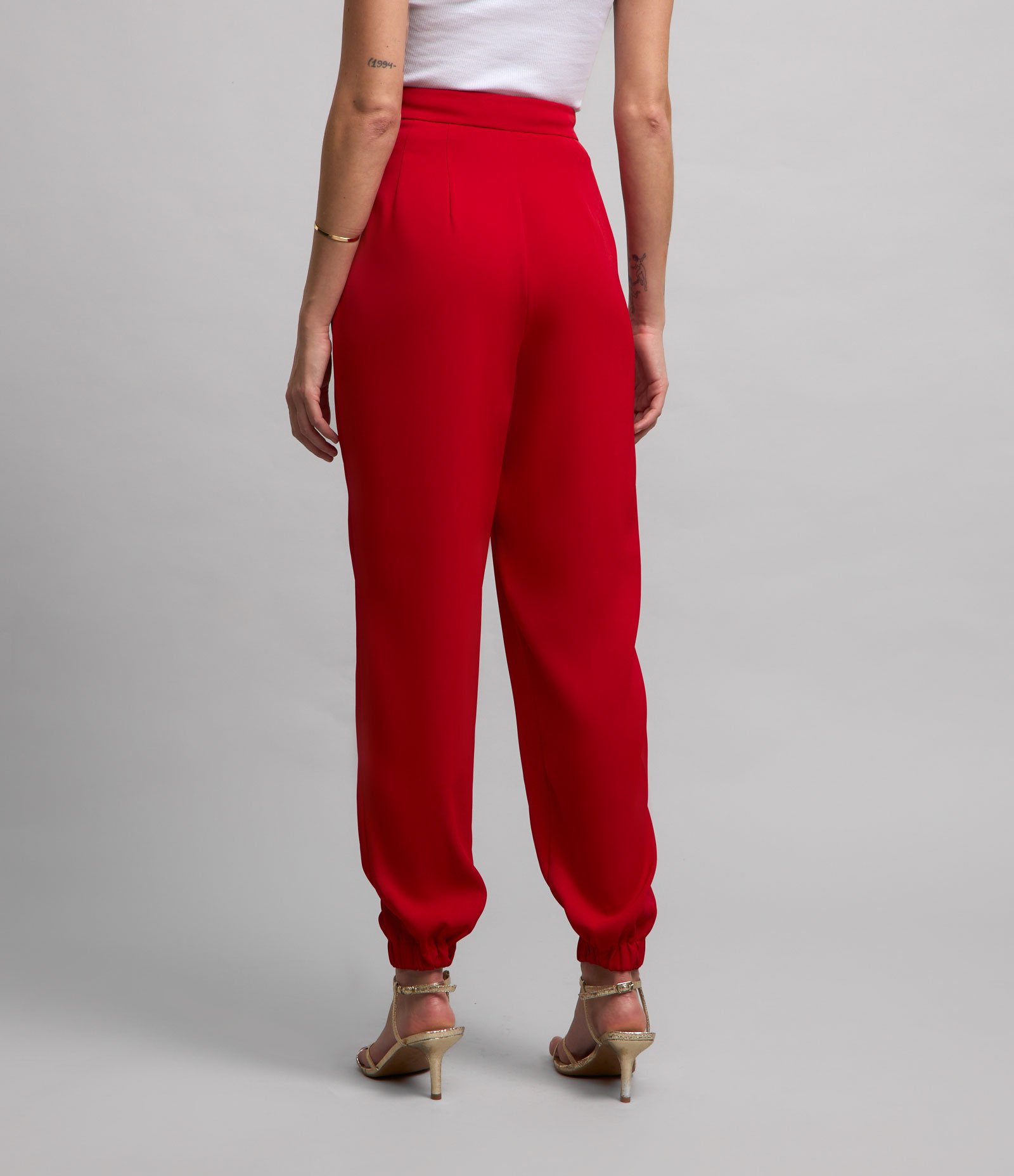 Calça Jogger em Crepe com Pregas Vermelho 3
