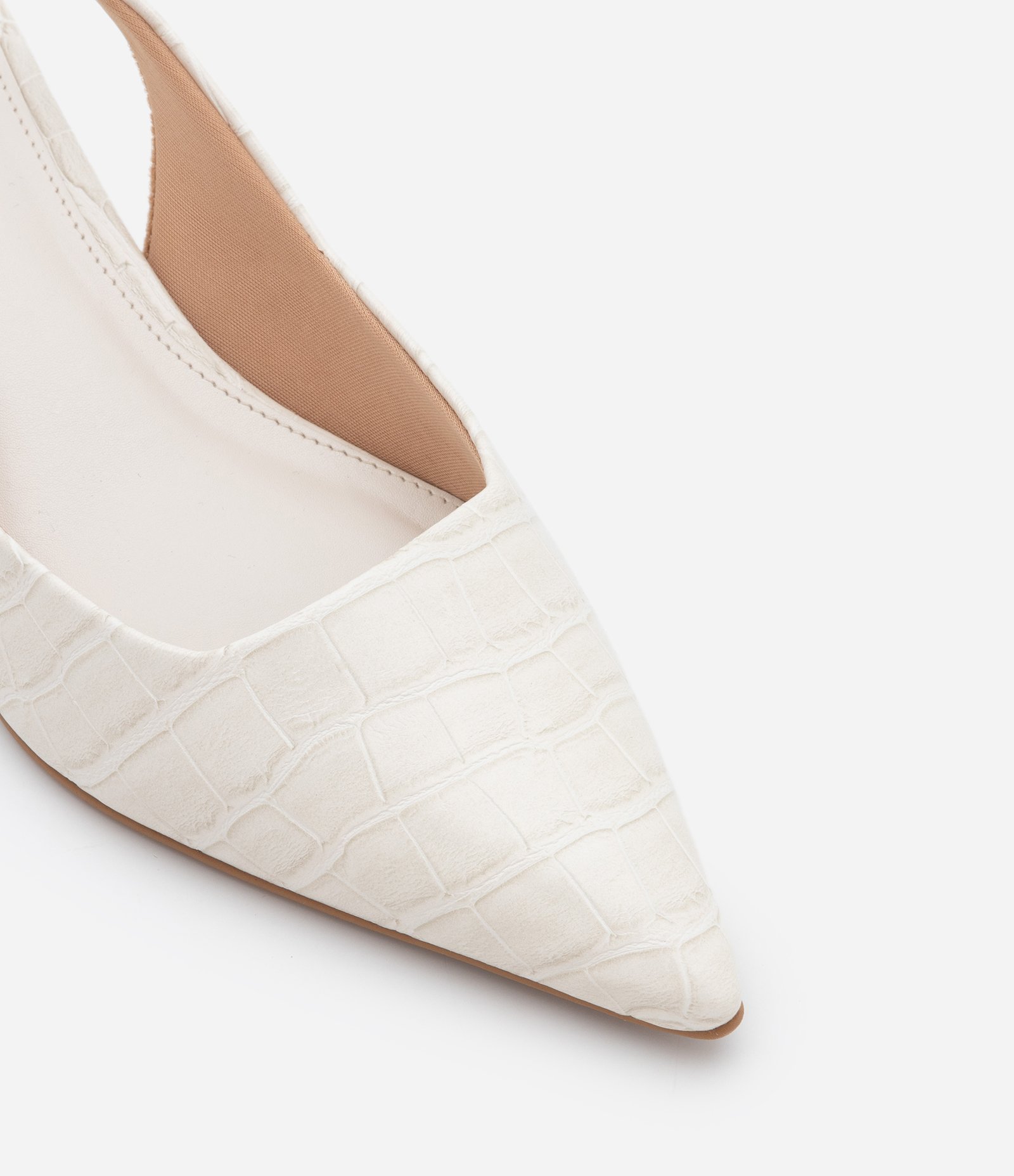 Sapato Scarpin Slingback em PU com Estampa Croco Off White 4