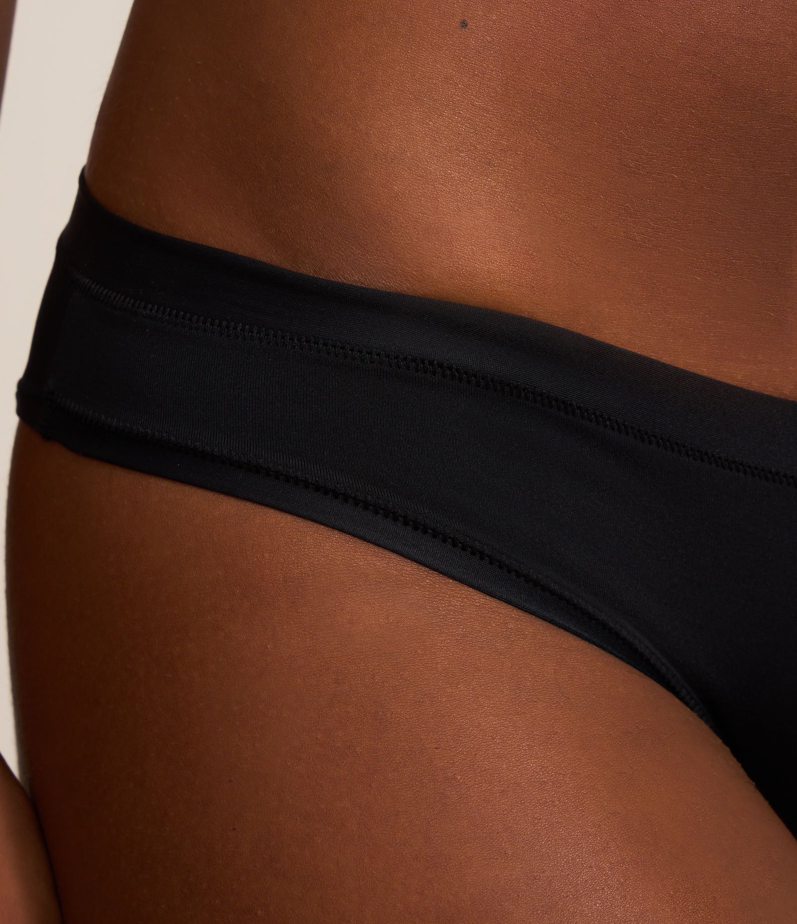 Calcinha Biquíni Básica em Poliamida 3