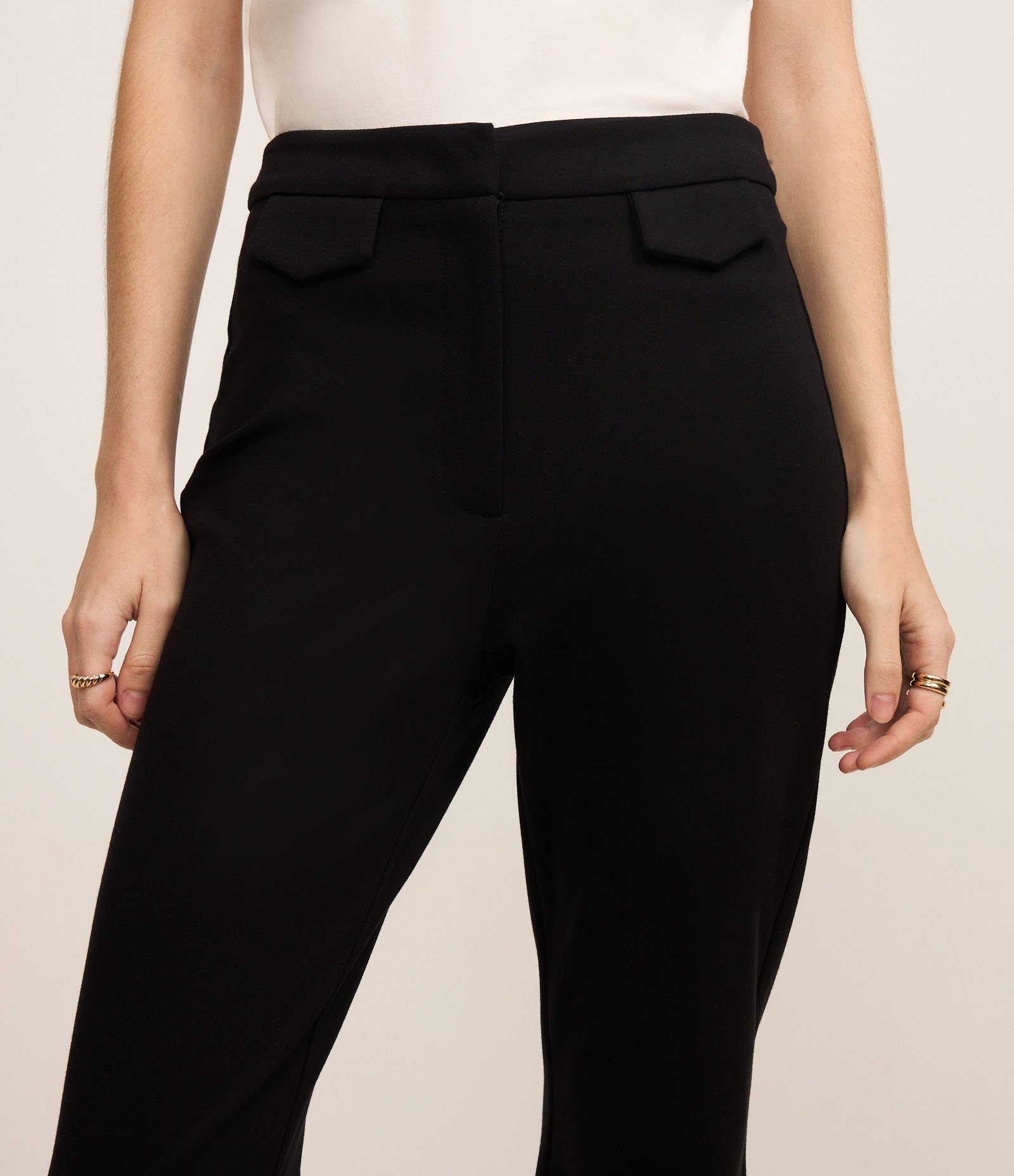 Calça Flare em Ponto Roma com Bolsinhos de Lapela 4