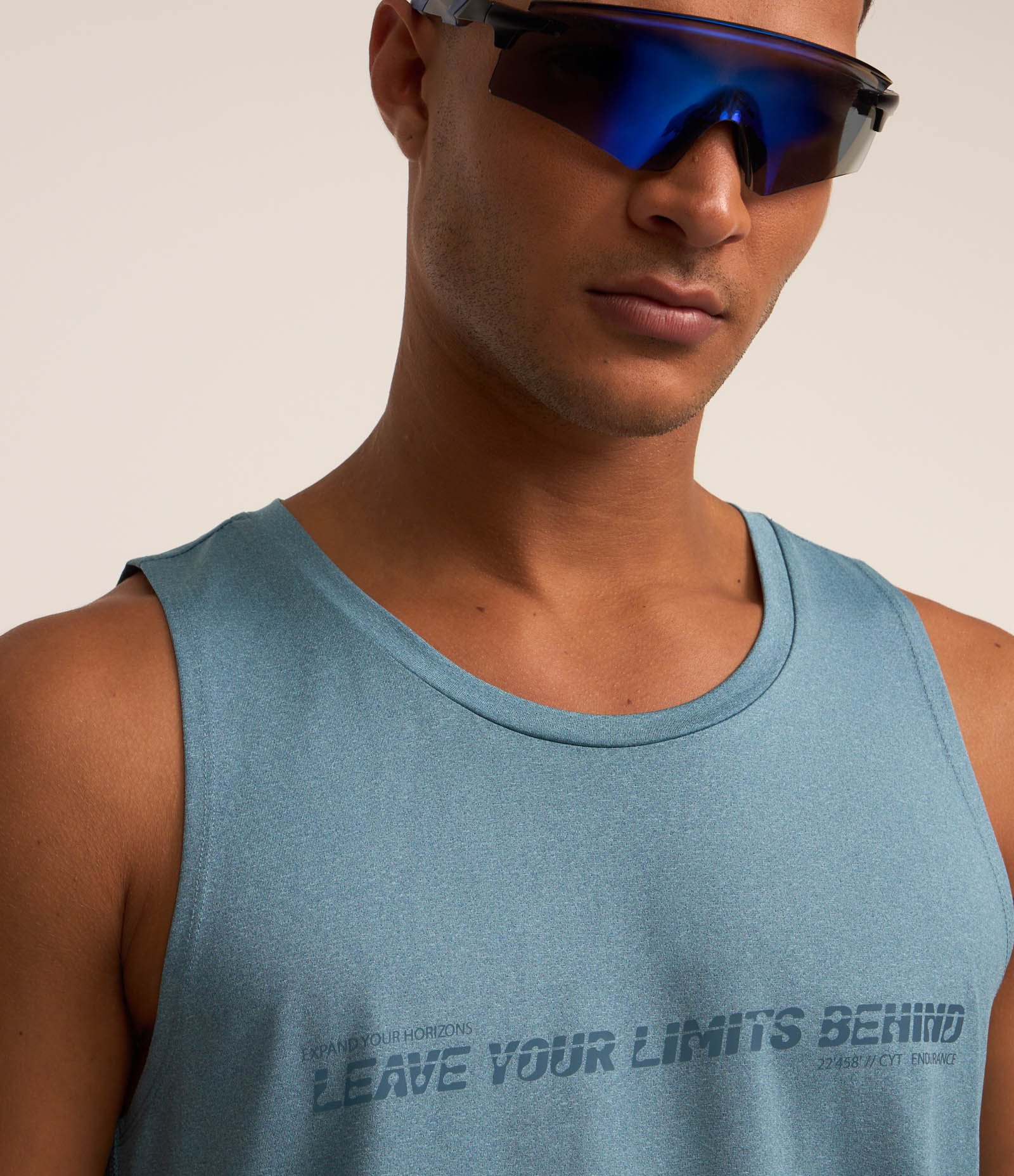 Regata Regular Esportiva com Estampa Lettering Azul 3