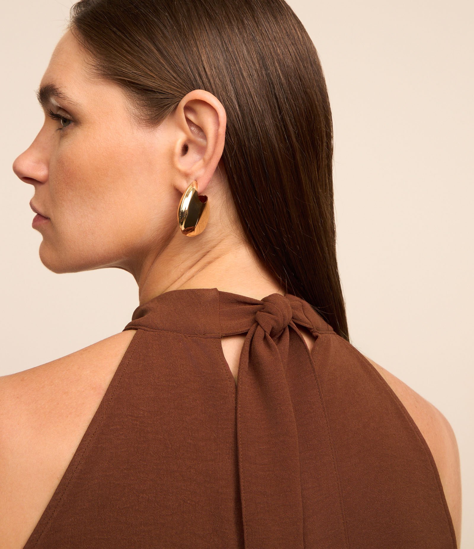 Blusa Sem Manga com Efeito Airflow e Gola Halter Marrom 4