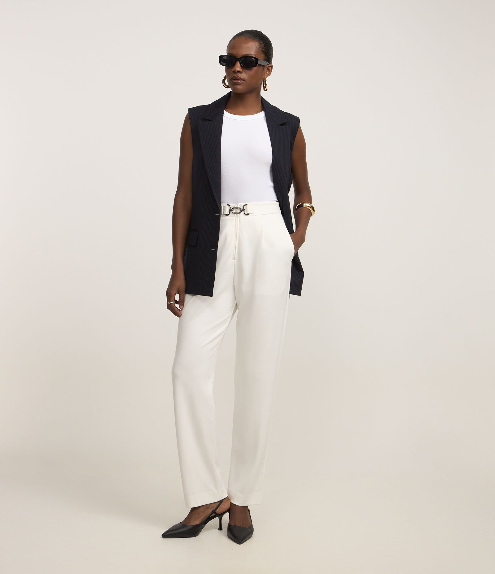 Calça Reta Cintura Alta com Fivela em Ponto Roma Branco 1