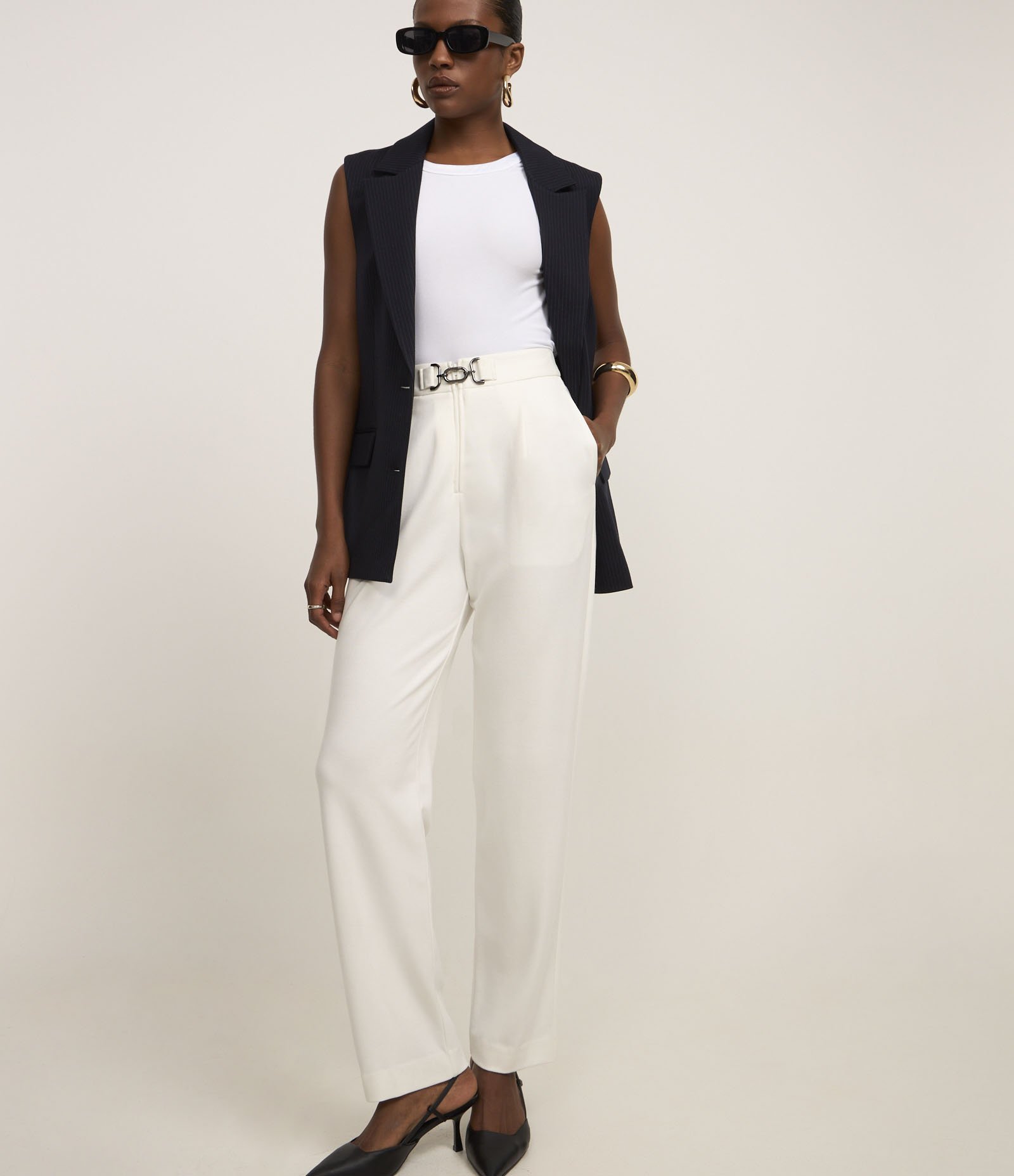 Calça Reta Cintura Alta com Fivela em Ponto Roma Branco 2