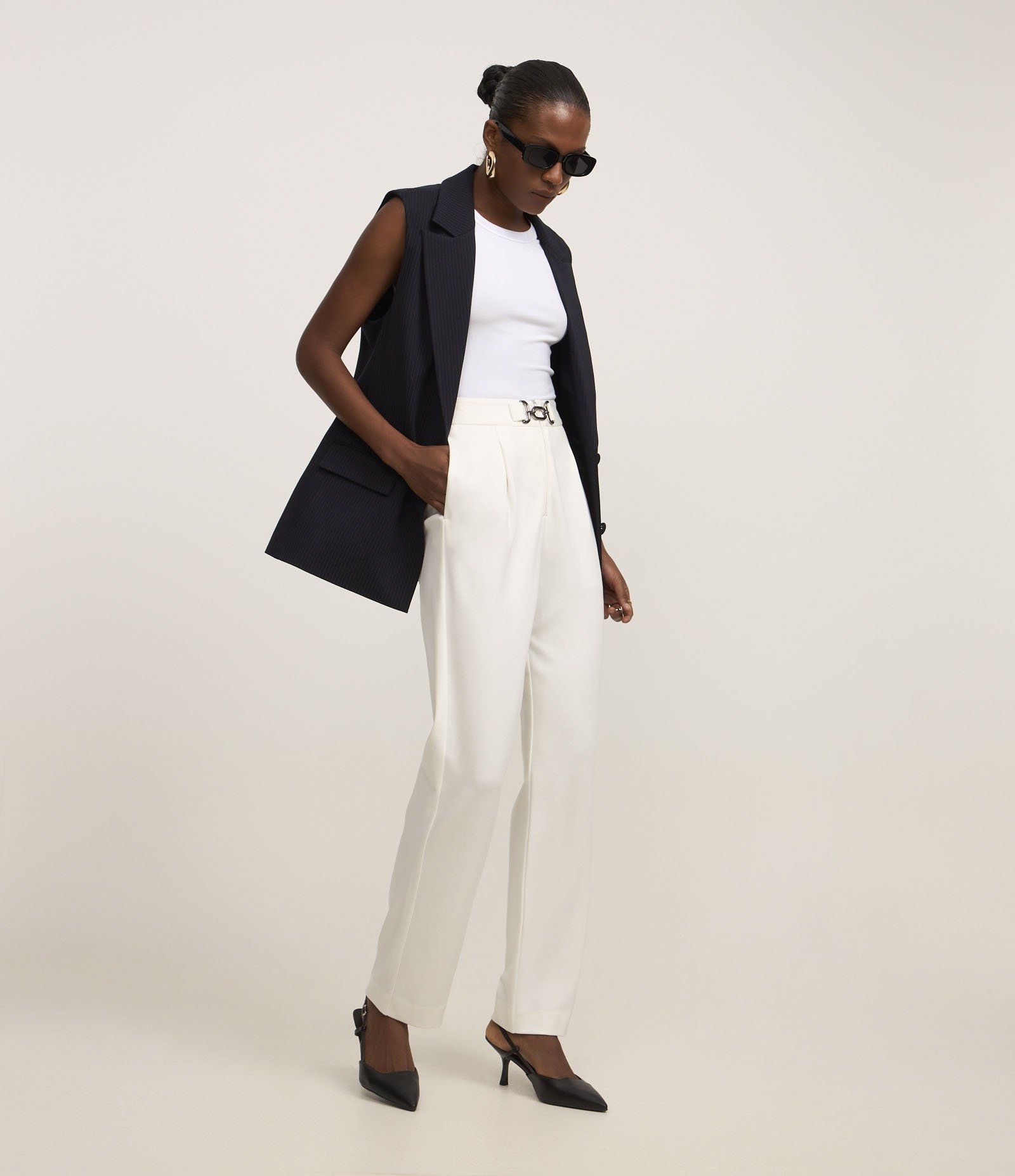 Calça Reta Cintura Alta com Fivela em Ponto Roma Branco 5