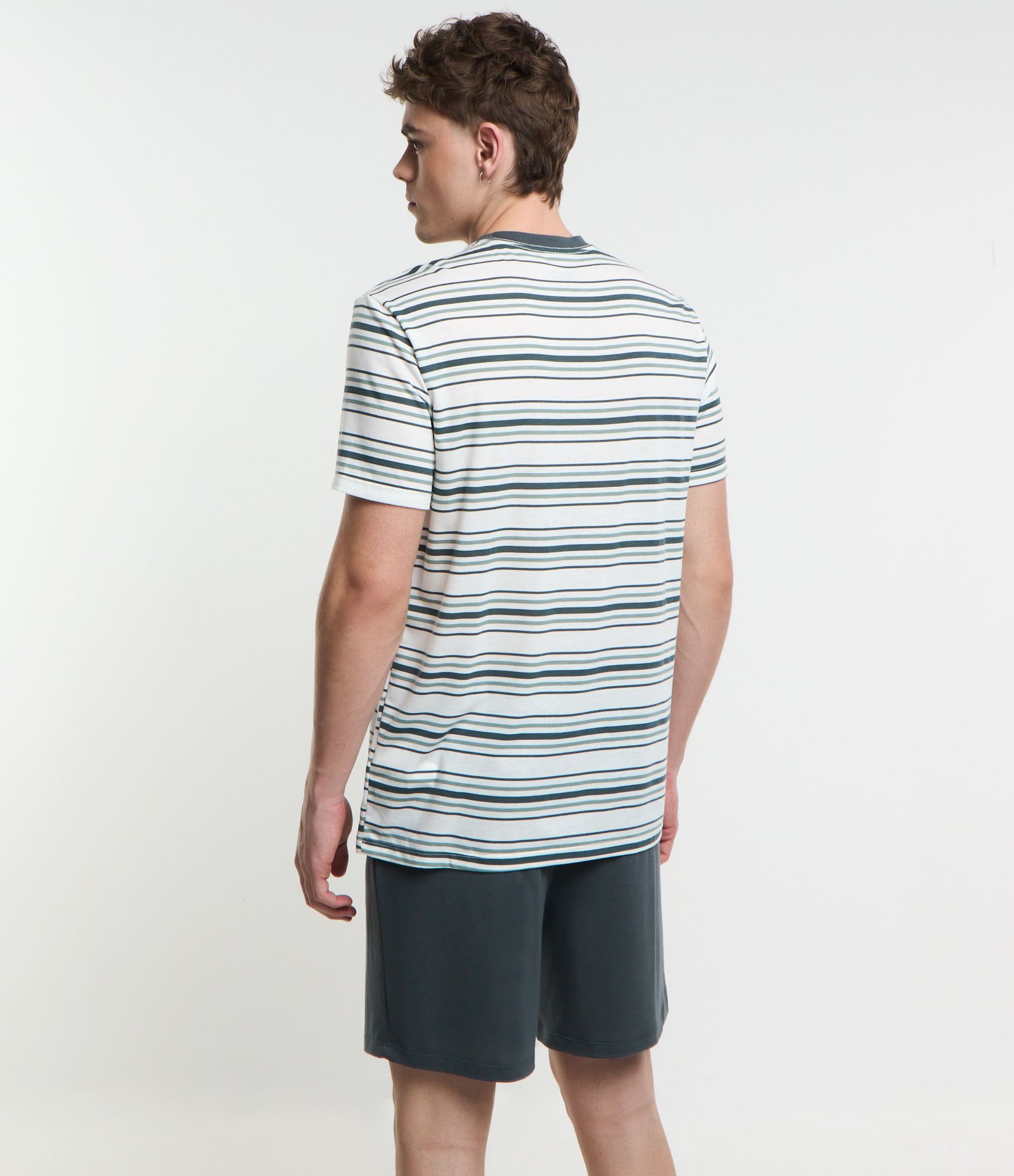 Pijama Curto com Listras Finas Horizontais Verde 2