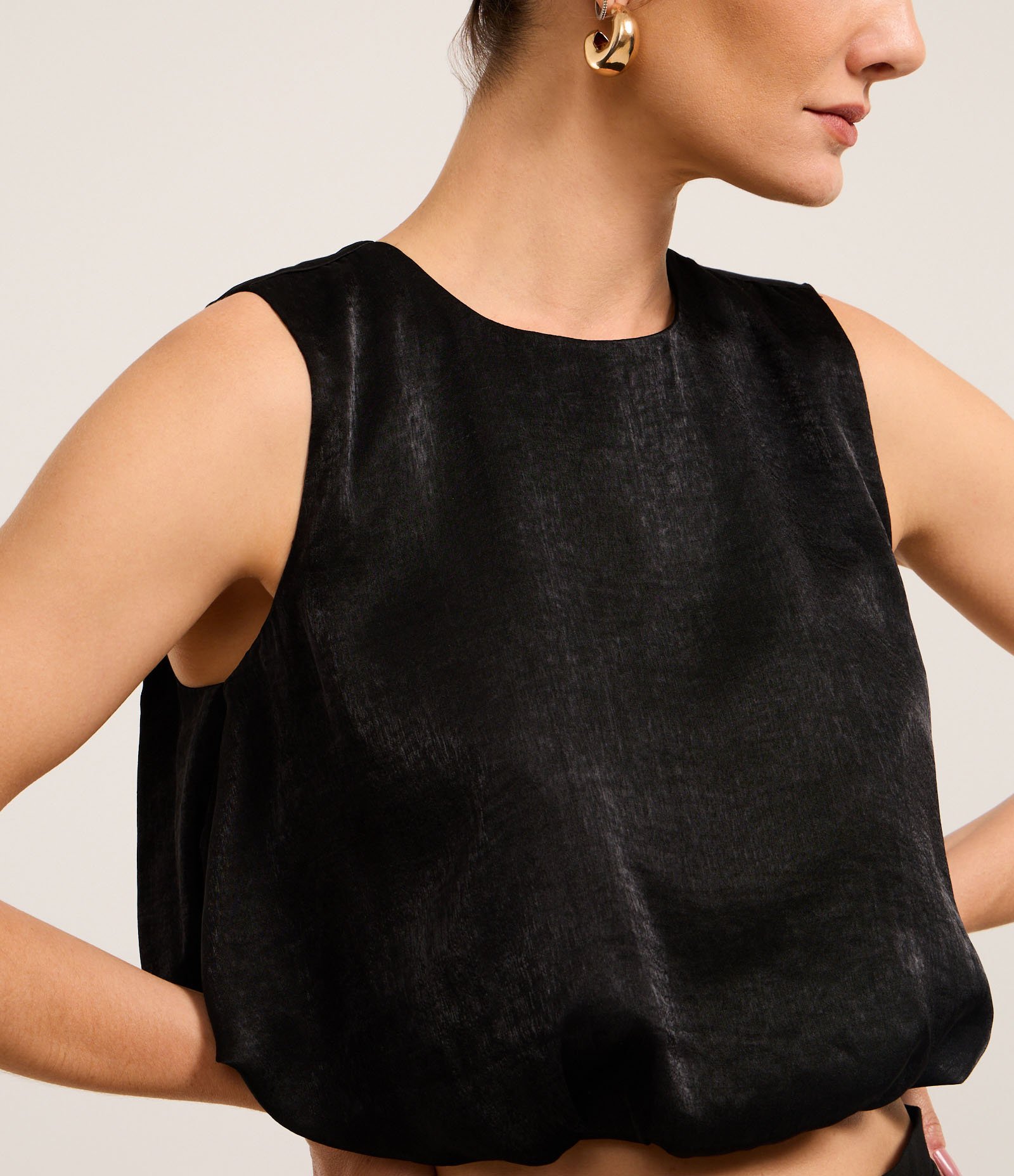 Blusa Balonê em Chiffon com Pregas nas Costas Preto 3