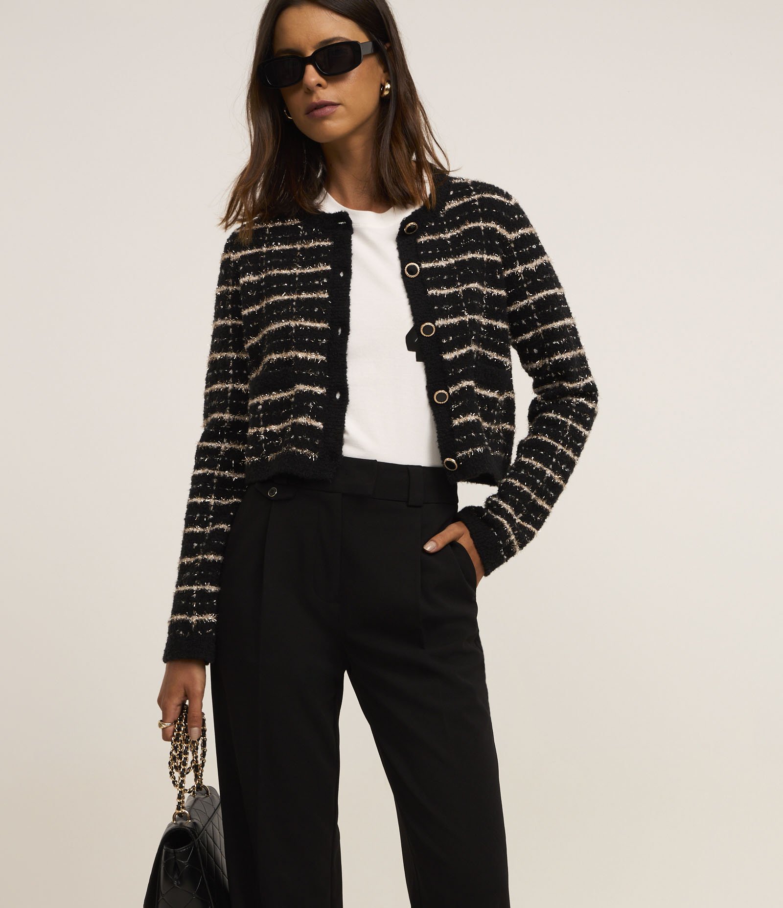 Calça Wide Alfaiataria em Crepe com Detalhe de Lapela Preto 2