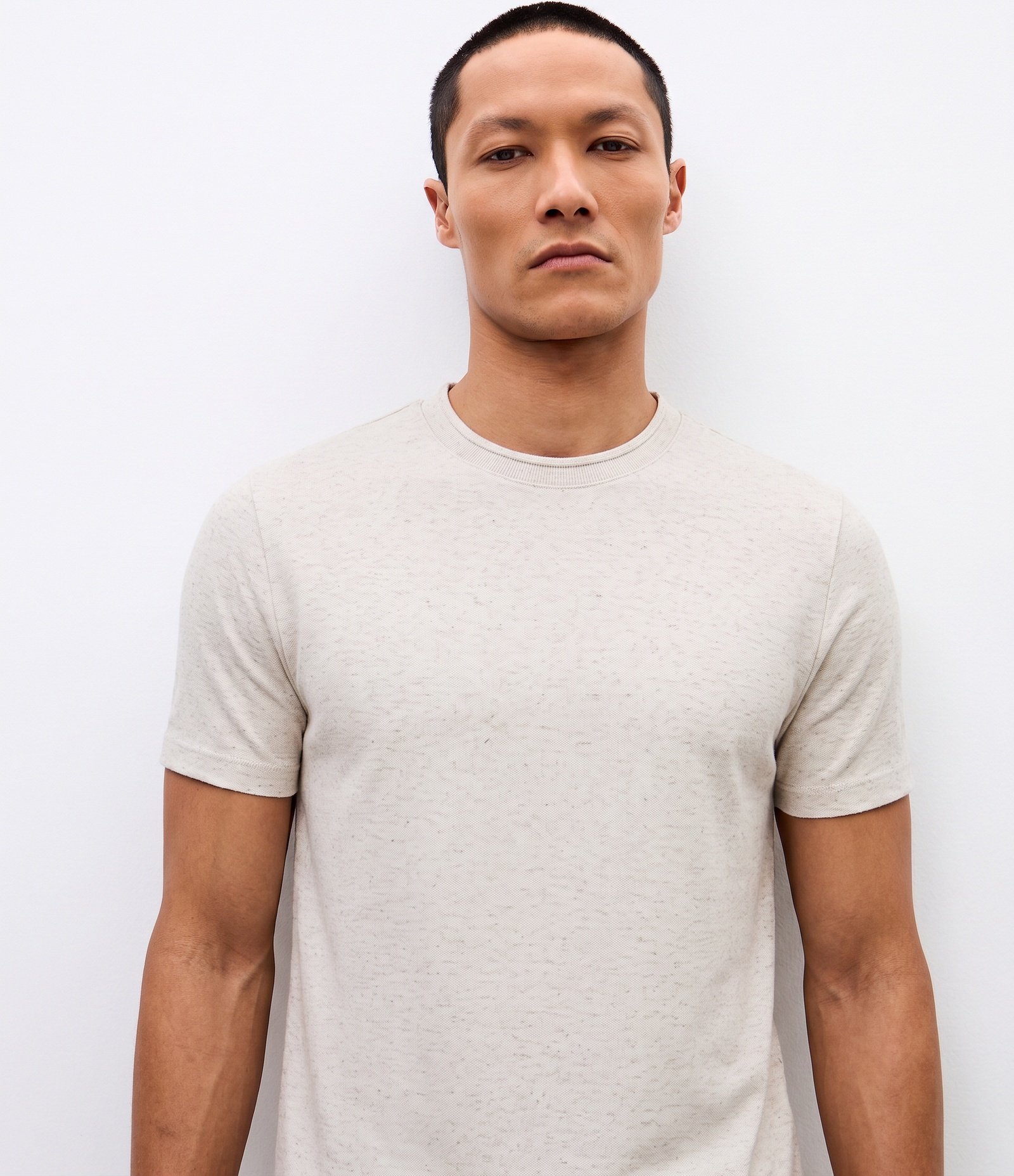 Camiseta Regular em Algodão com Textura Bege 2