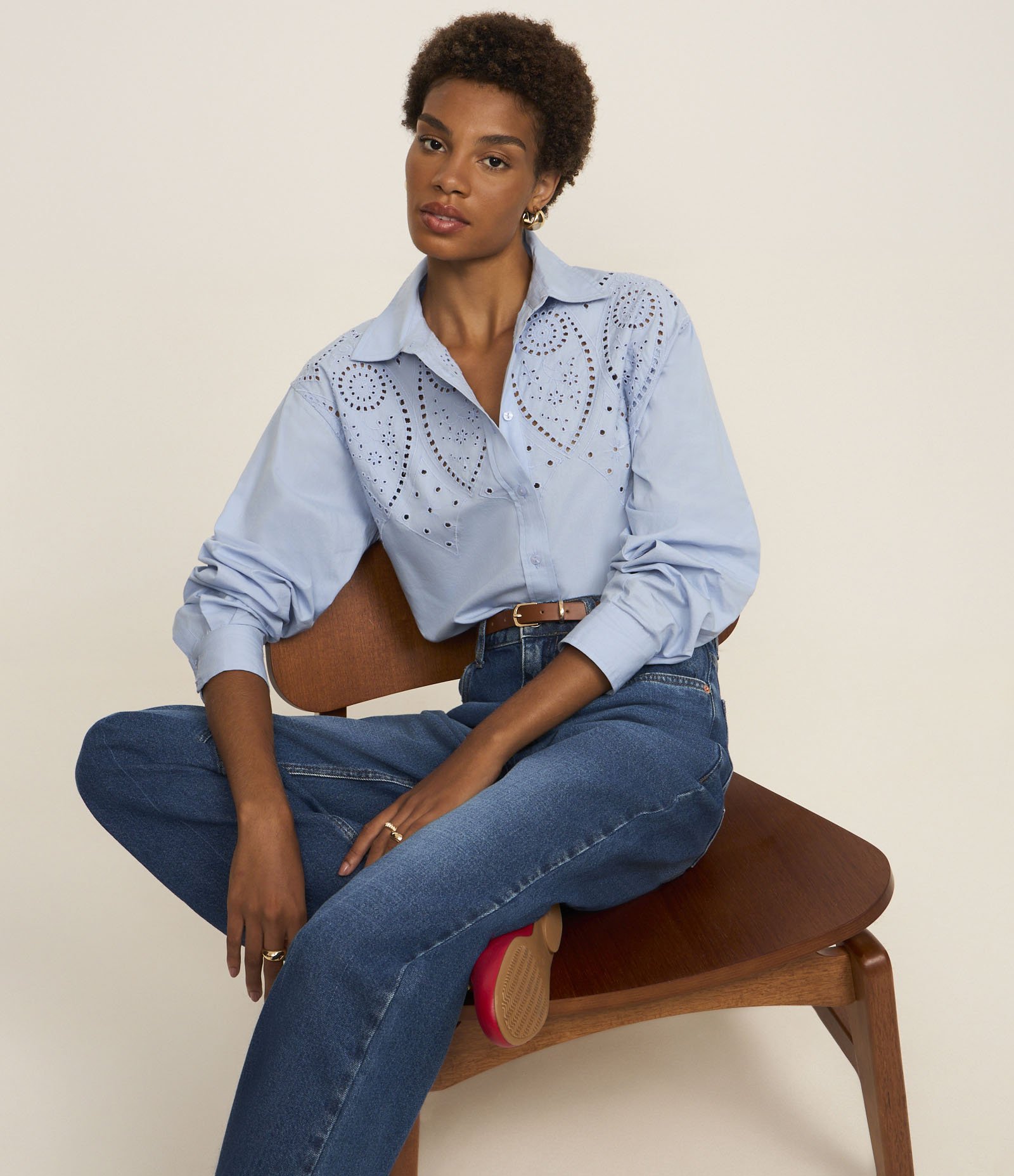 Camisa em Tricoline com Bordado Vazado e Manga Longa Azul 7