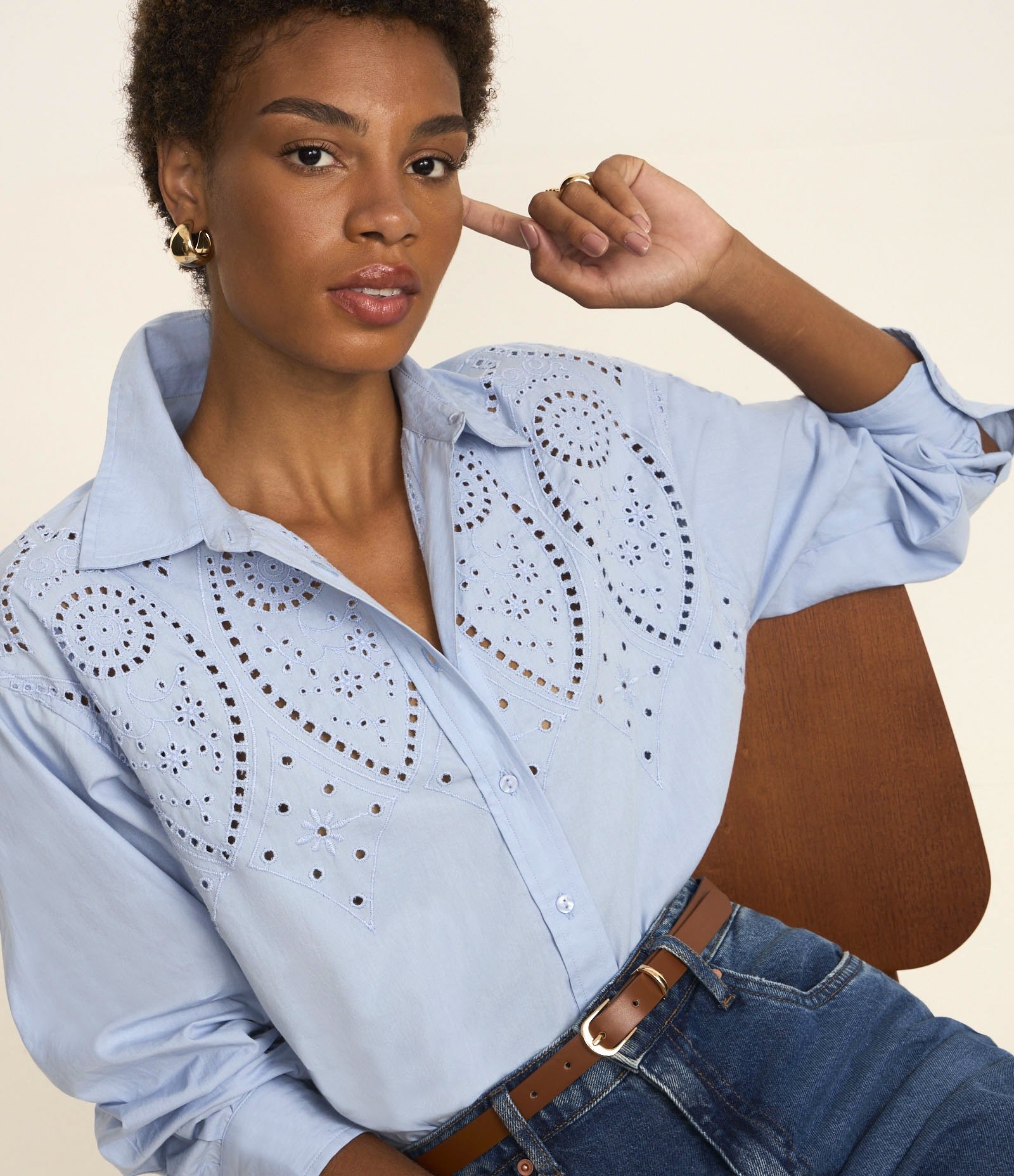 Camisa em Tricoline com Bordado Vazado e Manga Longa Azul 6