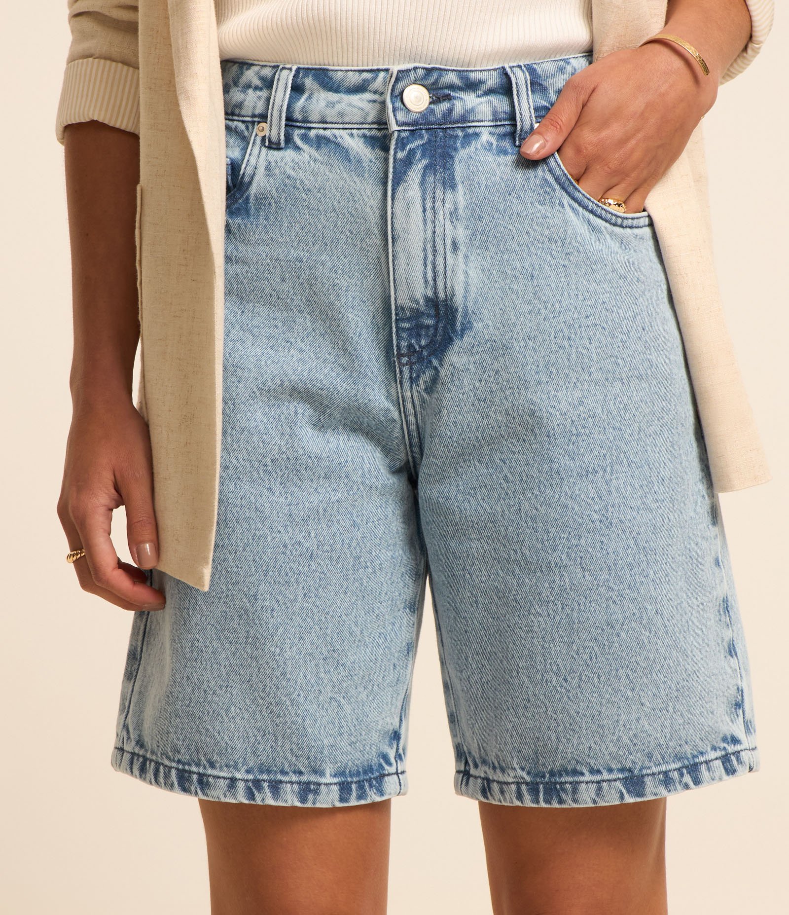 Bermuda Reta em Jeans Denim com Bolsos Azul 3