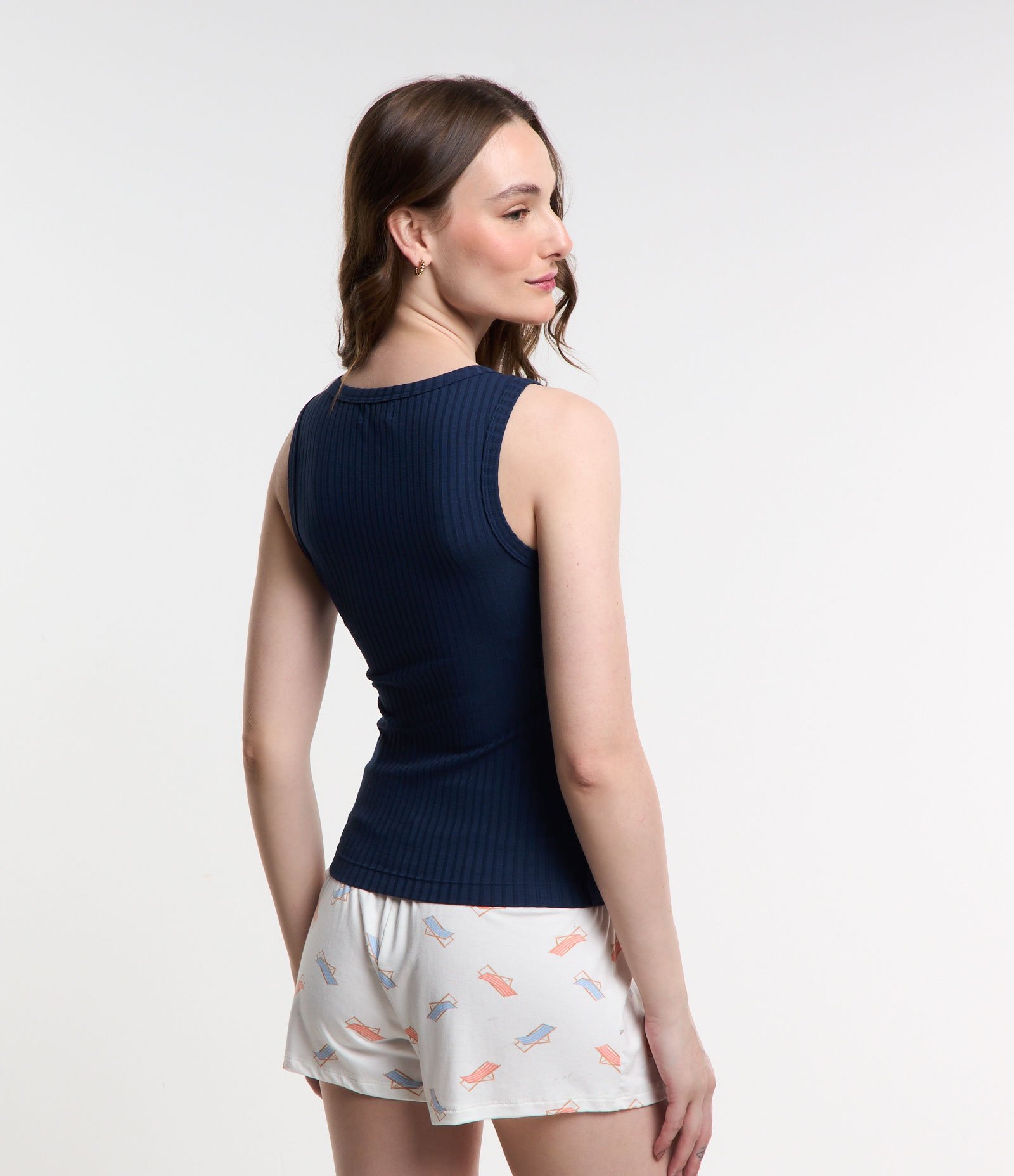 Pijama Short Doll em Viscose com Blusa Texturizada e Short Estampa Cadeiras Azul/ Branco 2