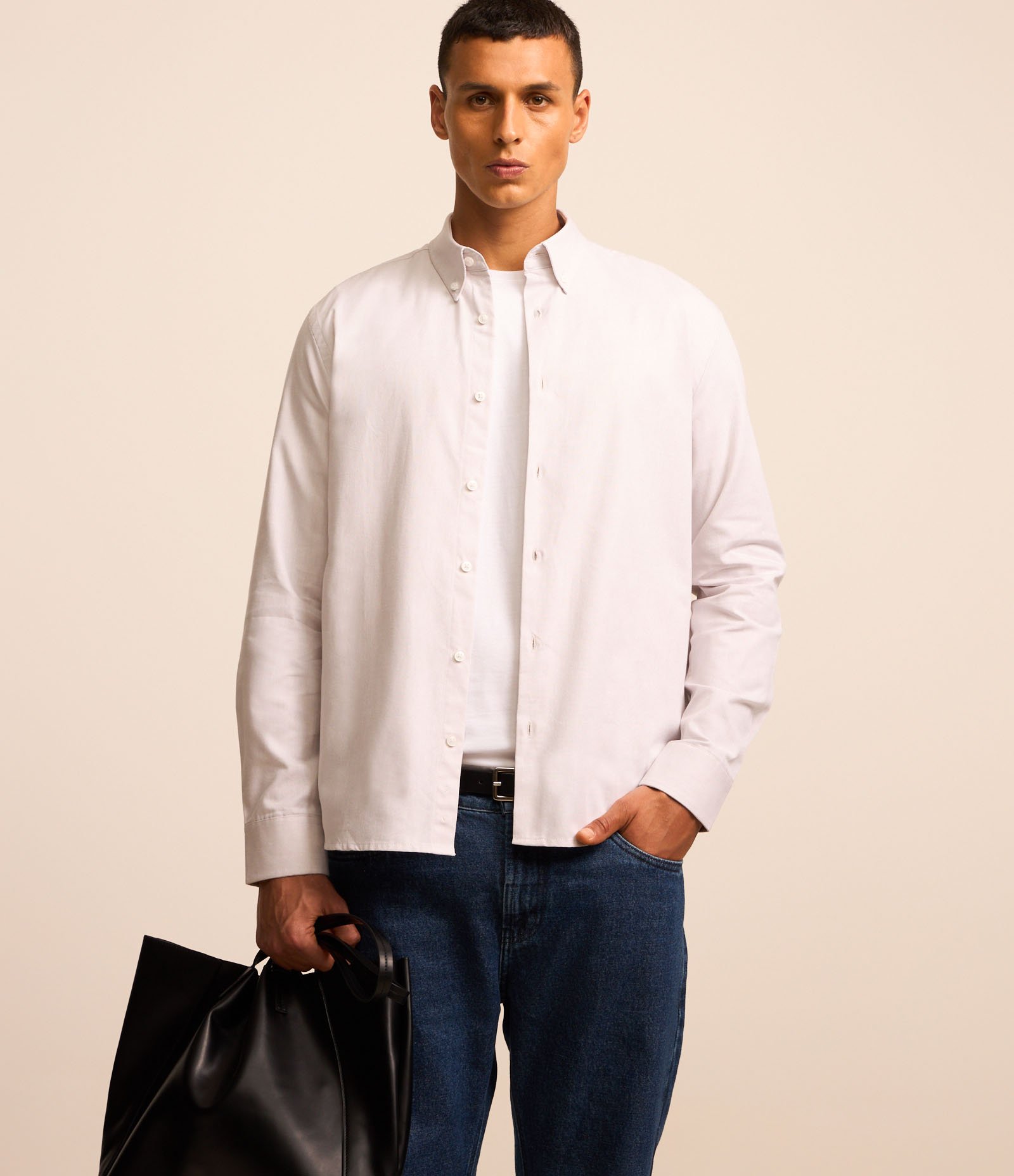 Camisa Regular Básica em Oxford Cinza Claro 1