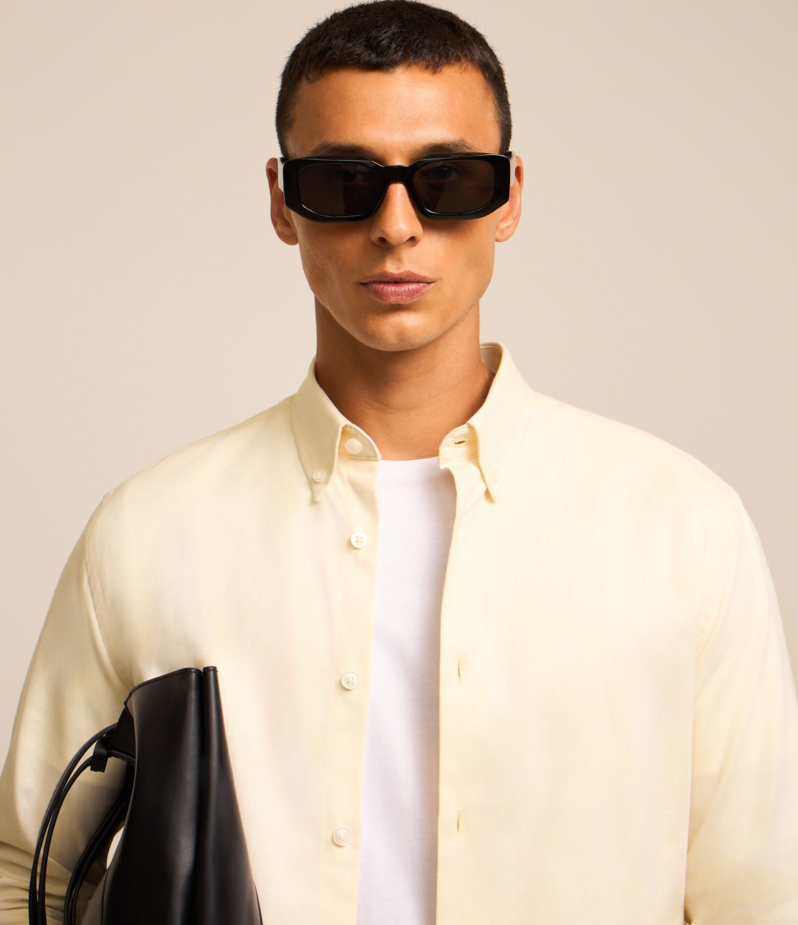 Camisa Regular Básica em Oxford Amarelo Claro 3