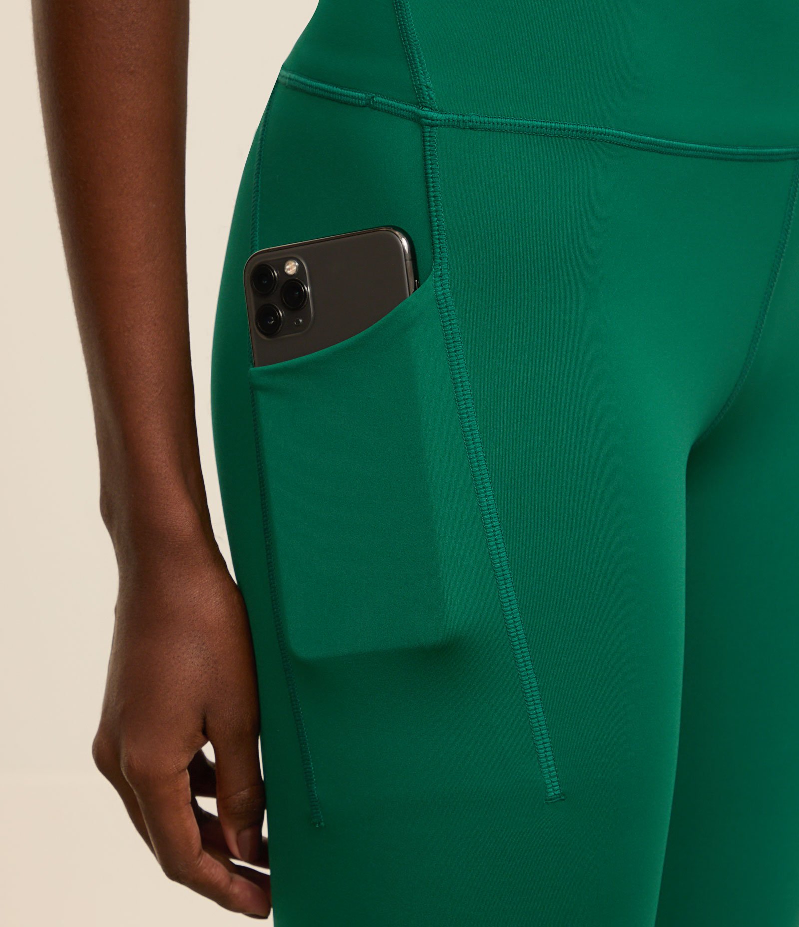 Calca Legging Esportiva em Microfibra com Bolsos Verde 4