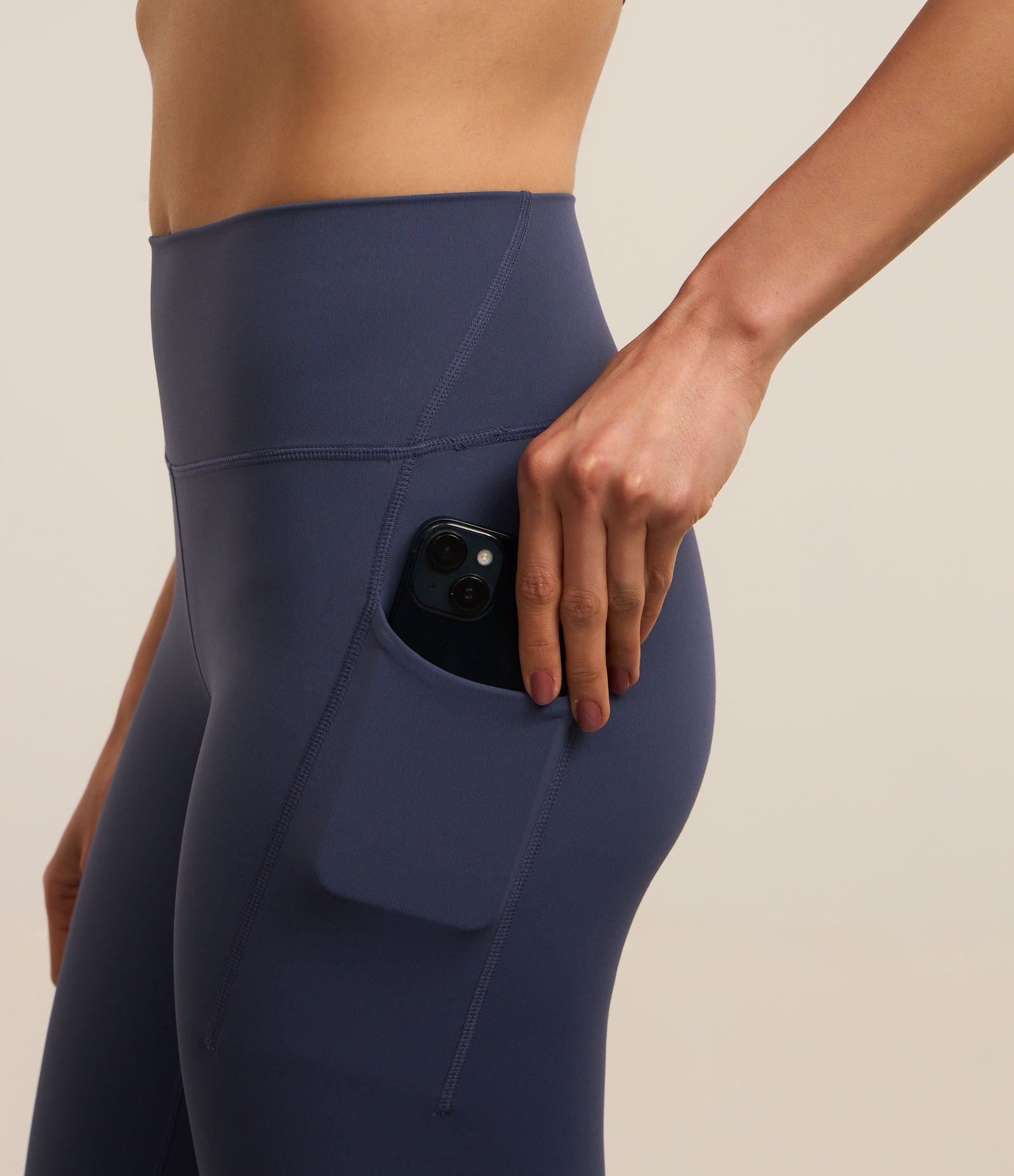 Calca Legging Esportiva em Microfibra com Bolsos Azul Médio 4